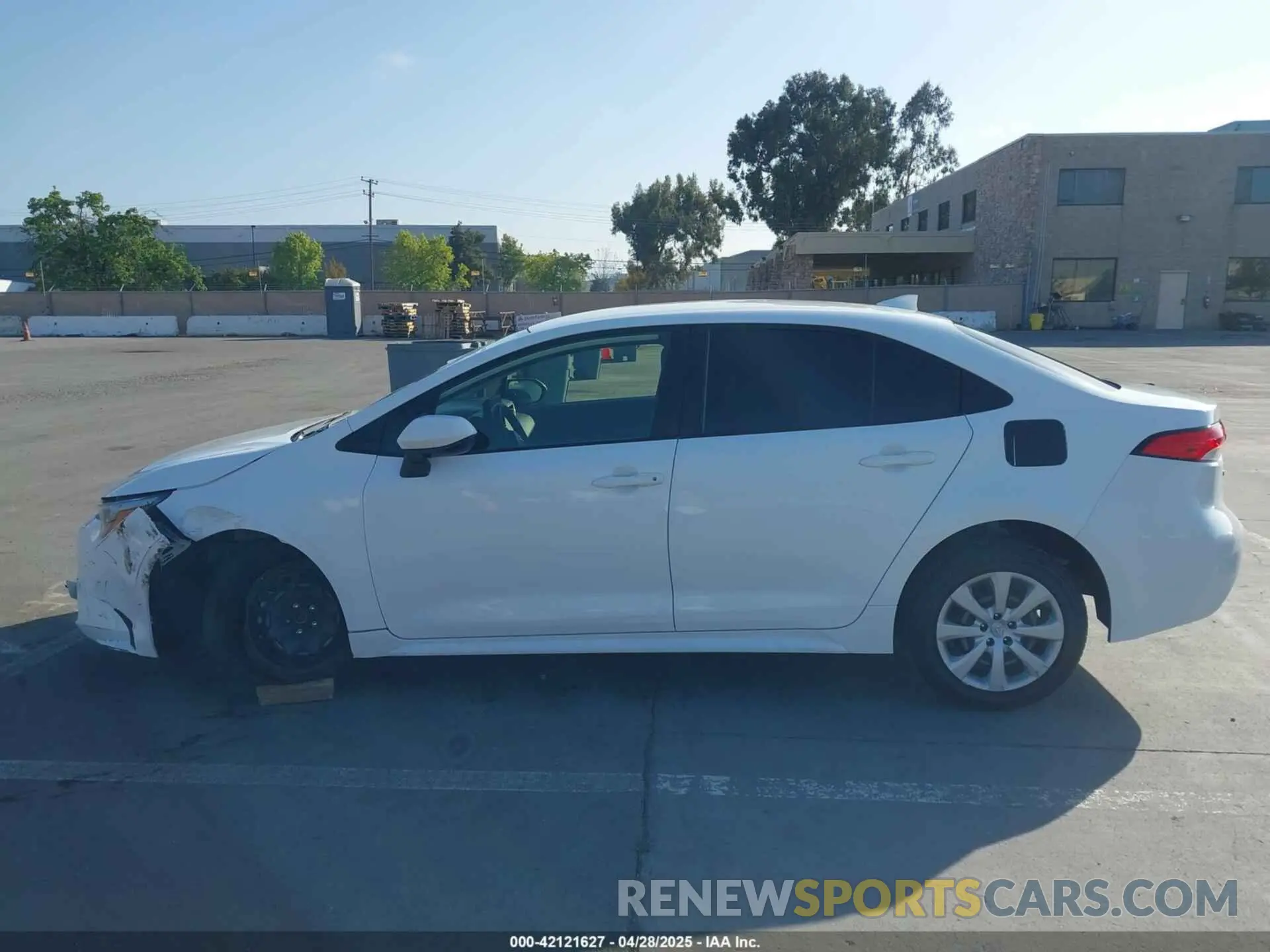 14 fotografías del automóvil dañado JTDBCMFE6P3017937 TOYOTA COROLLA 2023