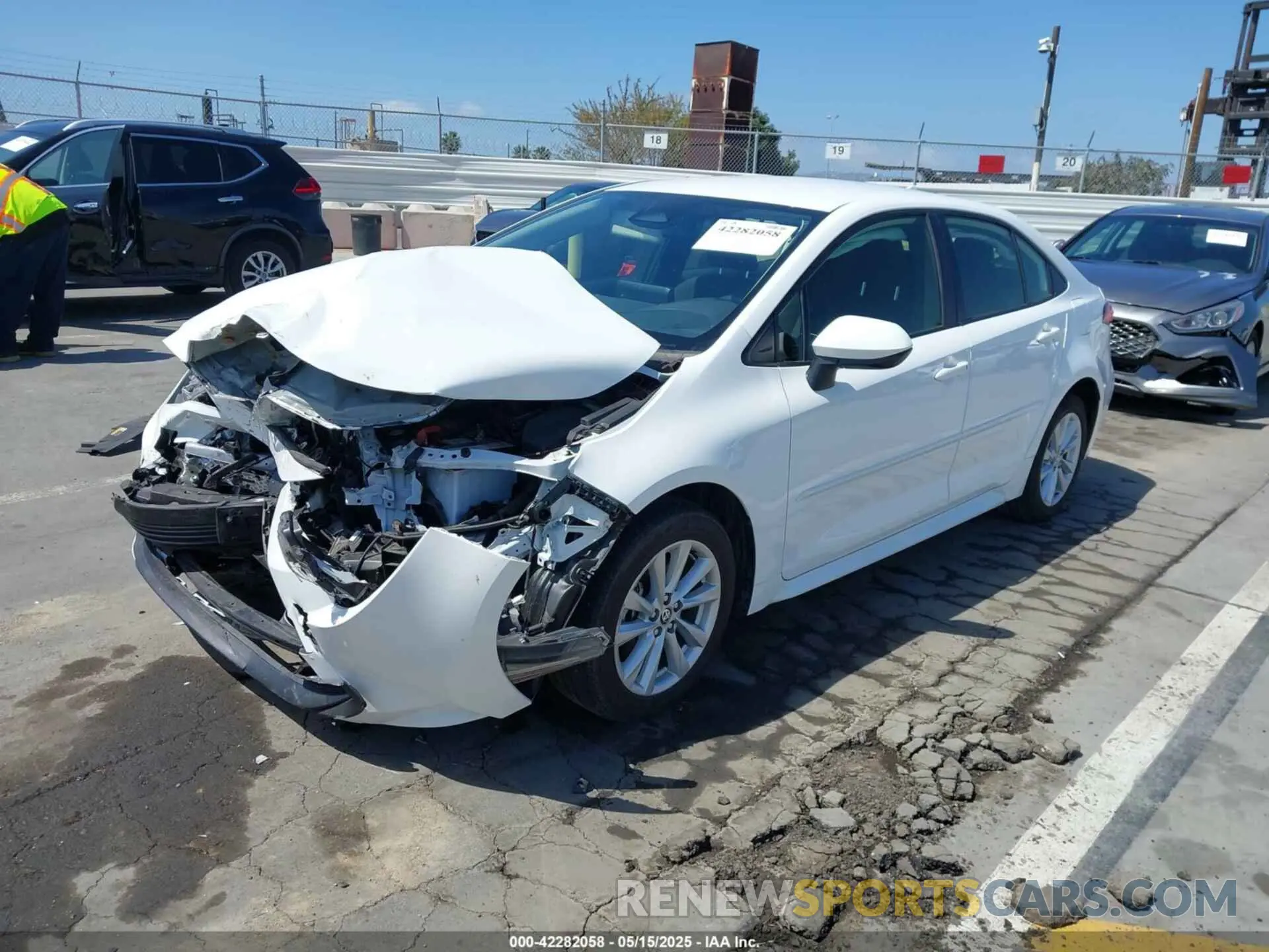 2 fotografías del automóvil dañado JTDBCMFE8P3008513 TOYOTA COROLLA 2023