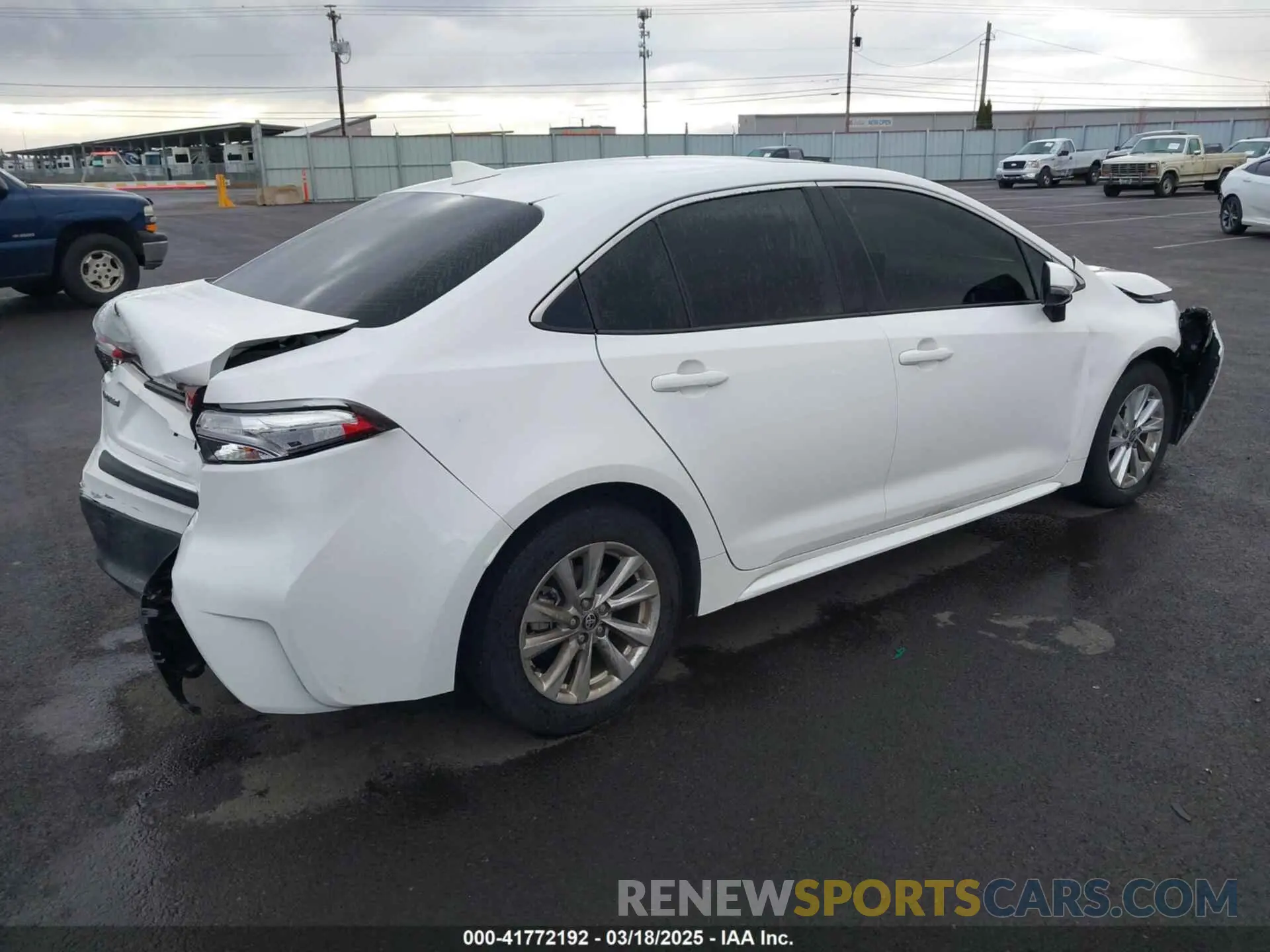 4 fotografías del automóvil dañado JTDBCMFE8PJ010659 TOYOTA COROLLA 2023