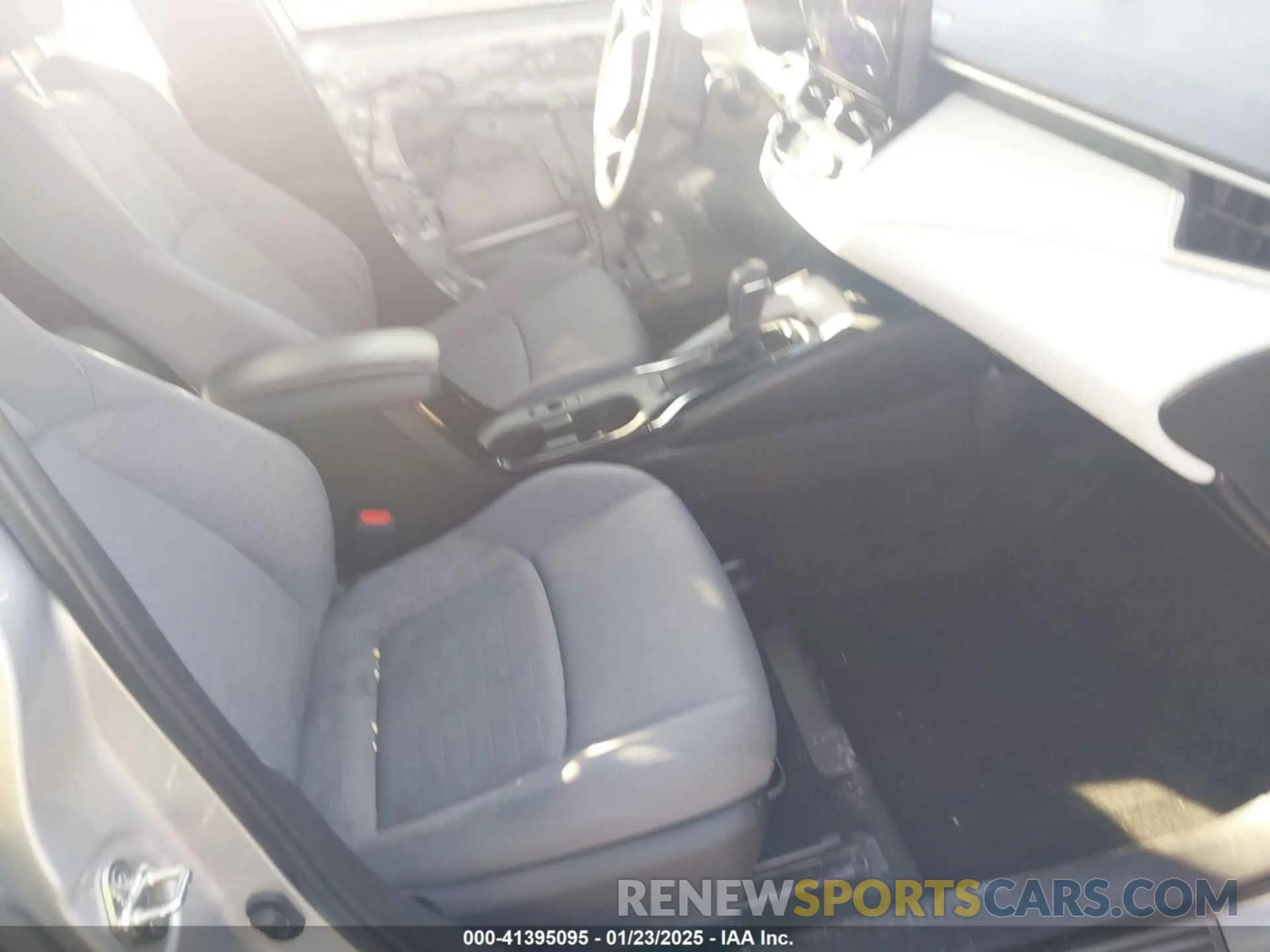 5 fotografías del automóvil dañado JTDBCMFEXP3014216 TOYOTA COROLLA 2023