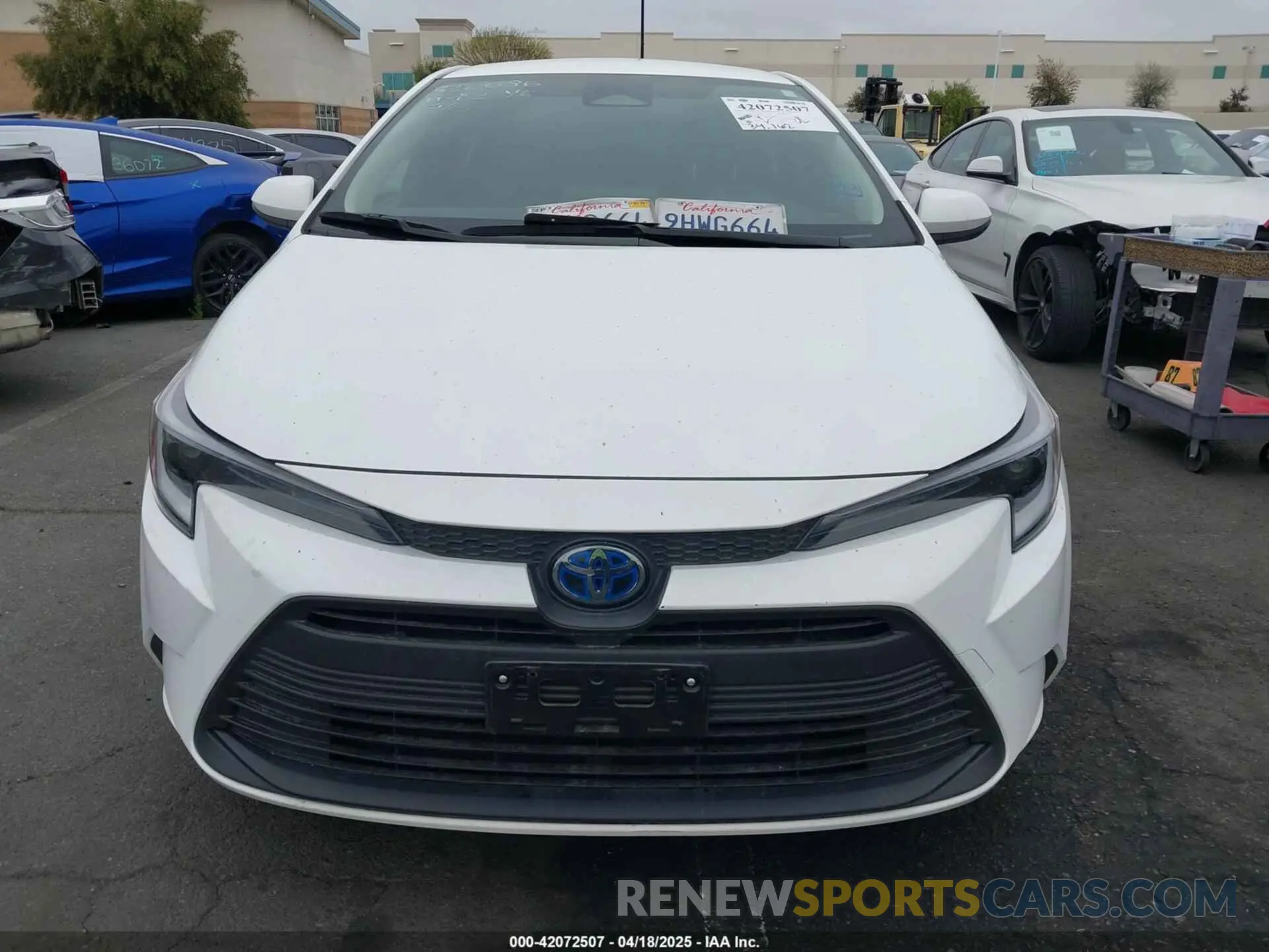 12 fotografías del automóvil dañado JTDBCMFEXP3026639 TOYOTA COROLLA 2023