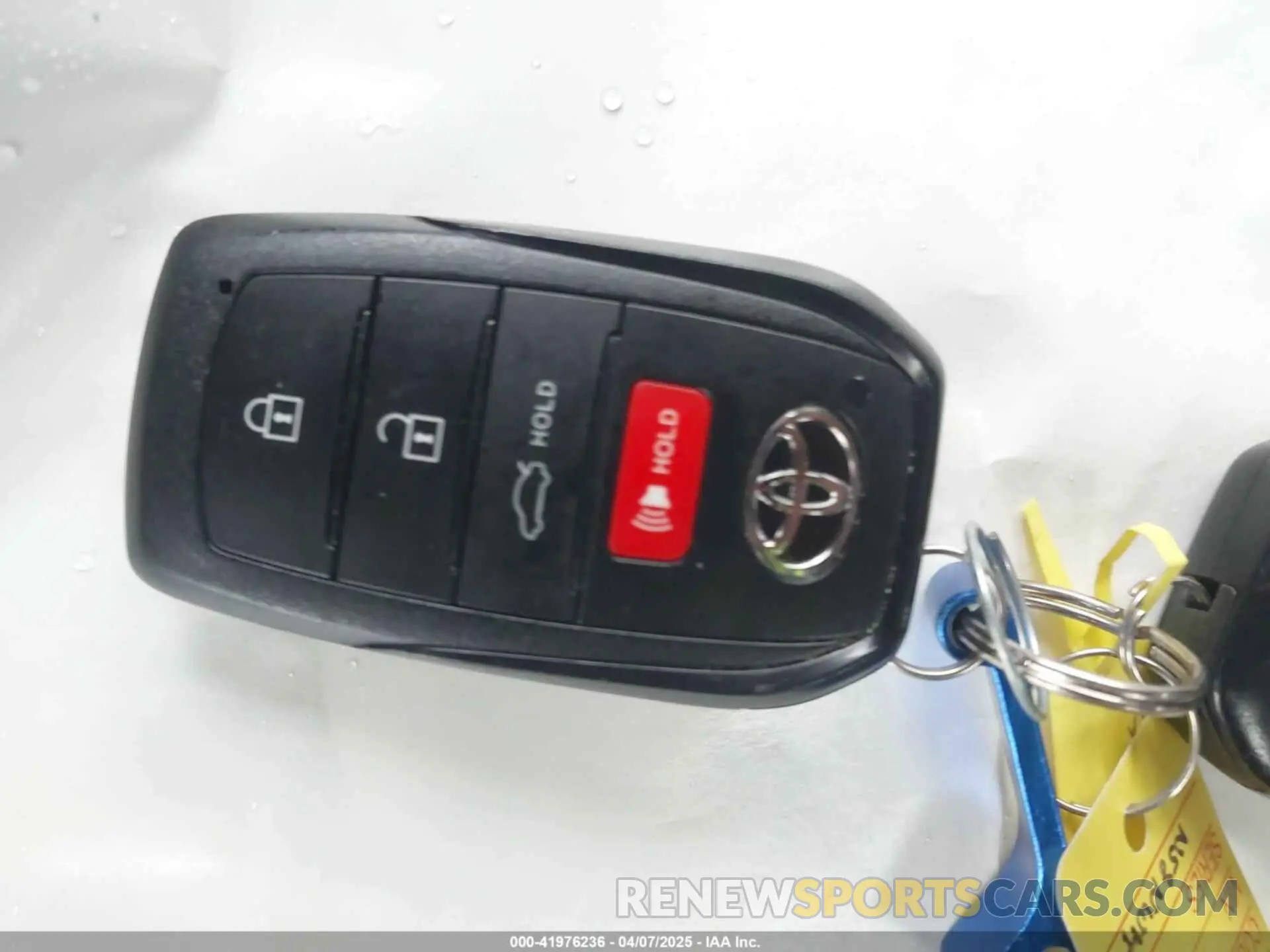 11 fotografías del automóvil dañado JTDBDMHE9PJ001298 TOYOTA COROLLA 2023