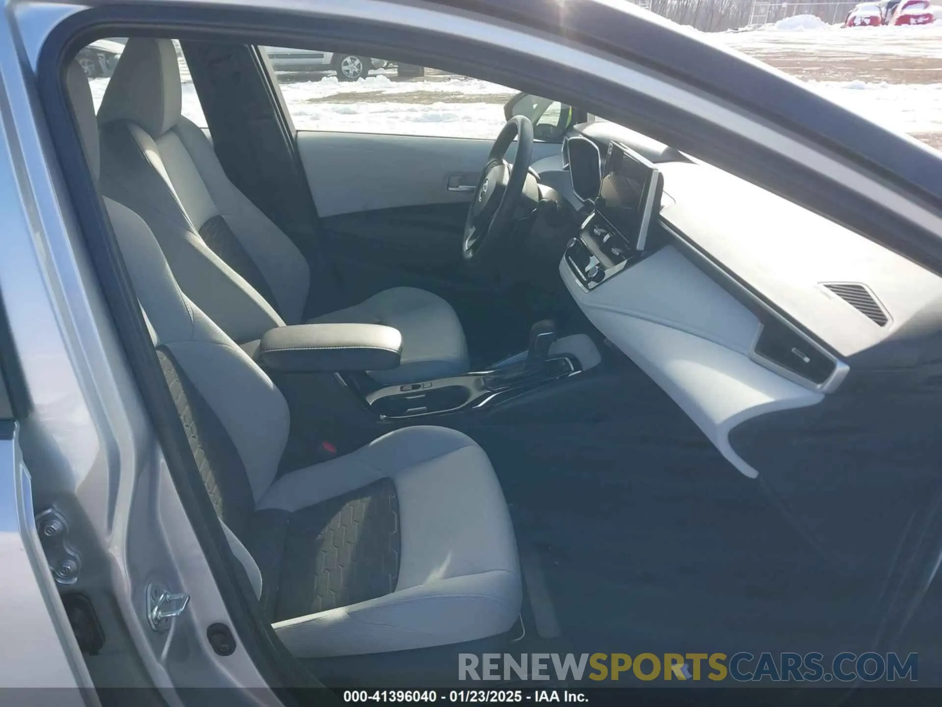 5 fotografías del automóvil dañado JTND4MBE2P3198882 TOYOTA COROLLA 2023