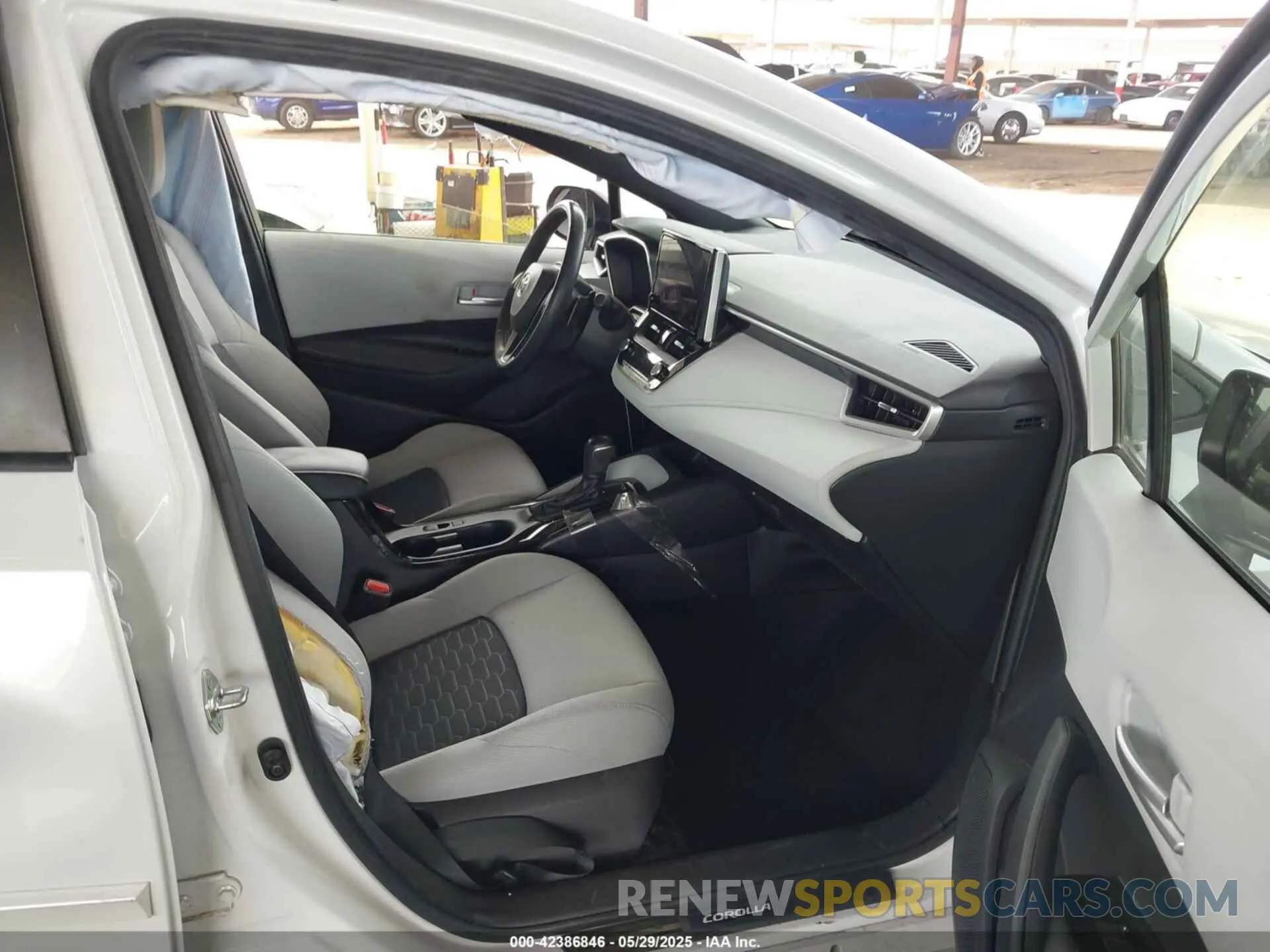 5 fotografías del automóvil dañado JTND4MBE6P3192552 TOYOTA COROLLA 2023
