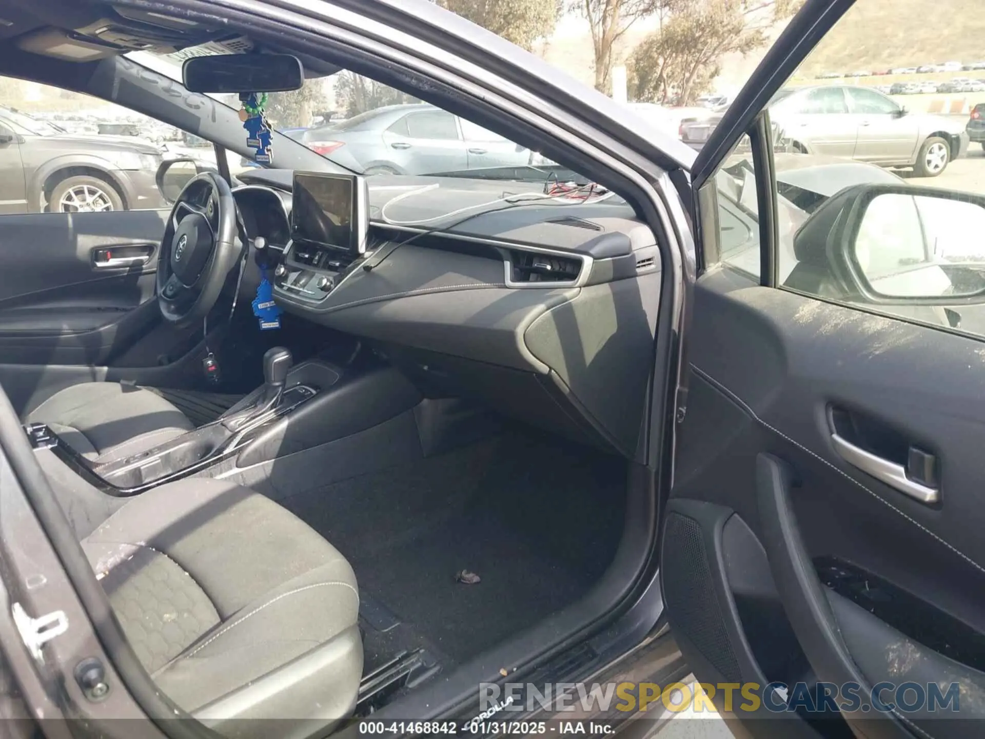 5 fotografías del automóvil dañado JTND4MBE6P3201251 TOYOTA COROLLA 2023