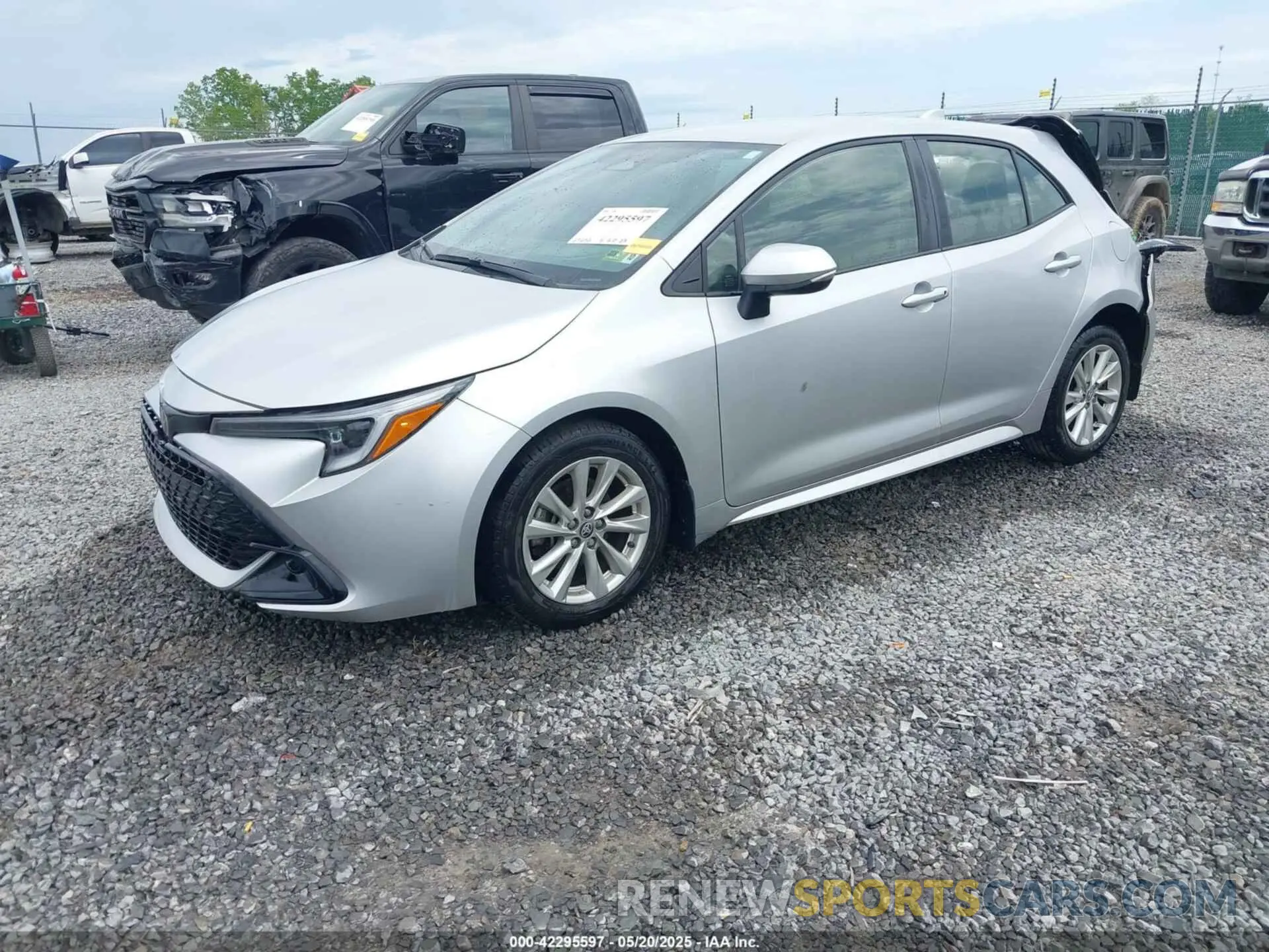 2 fotografías del automóvil dañado JTND4MBE6P3201993 TOYOTA COROLLA 2023