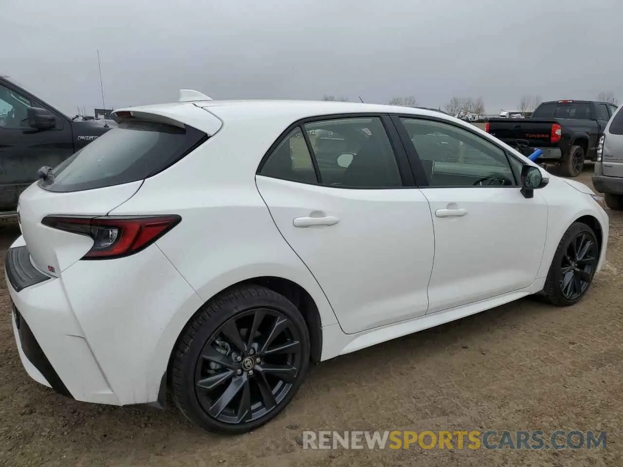 3 fotografías del automóvil dañado JTNK4MBE8P3205003 TOYOTA COROLLA 2023