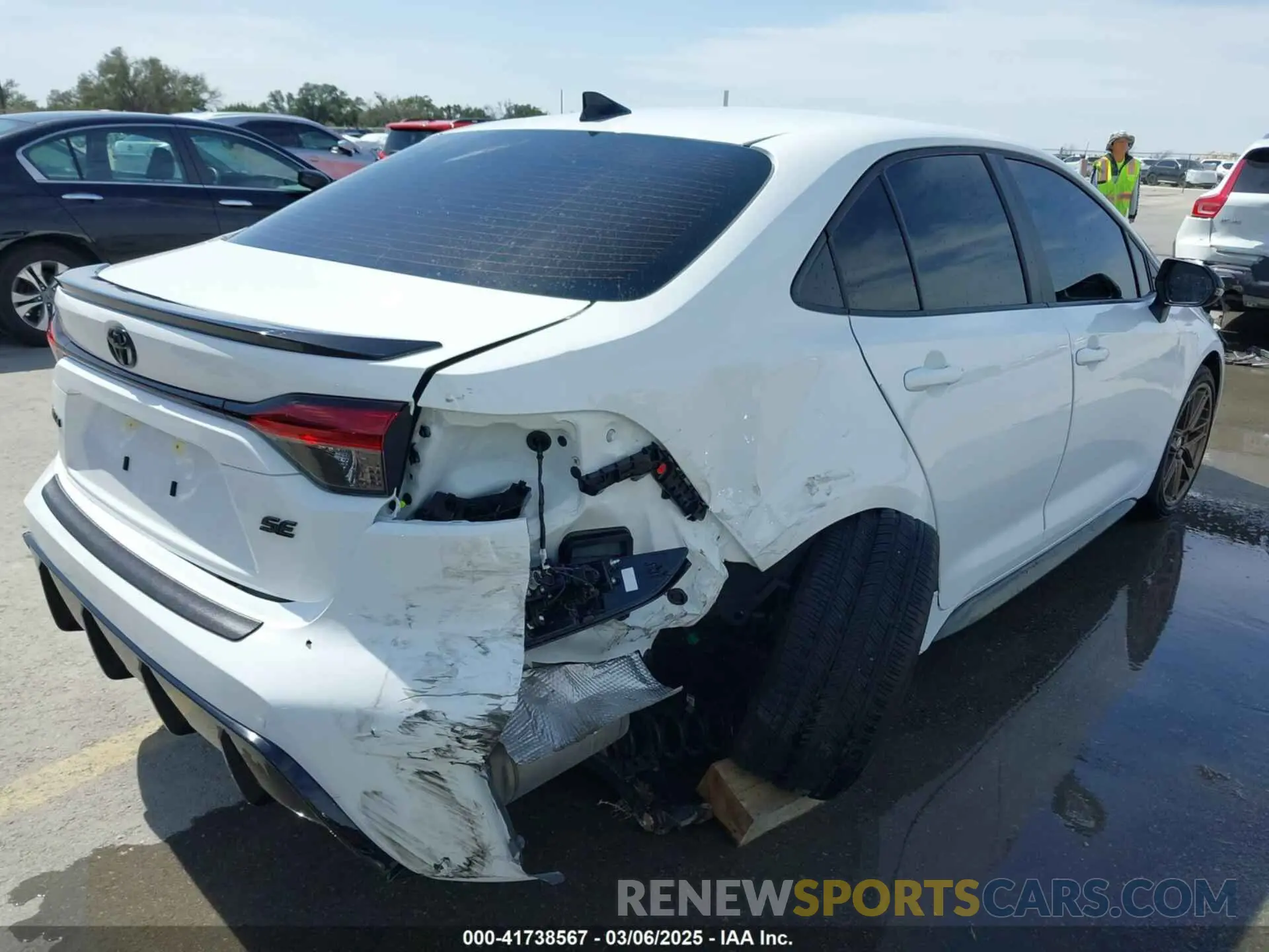 4 fotografías del automóvil dañado 5YFB4MCE2RP204510 TOYOTA COROLLA 2024