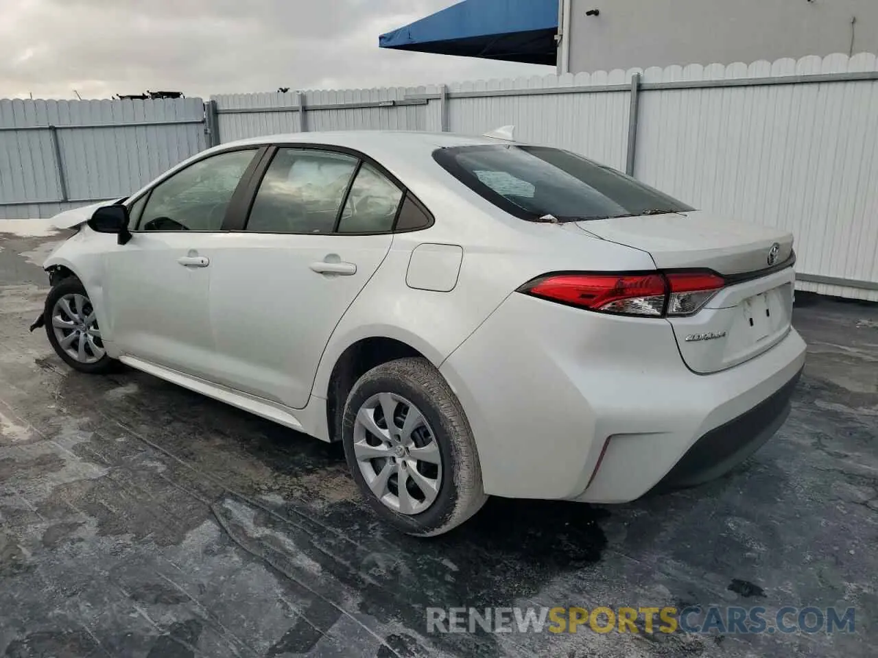 2 fotografías del automóvil dañado 5YFB4MDE0RP127361 TOYOTA COROLLA 2024