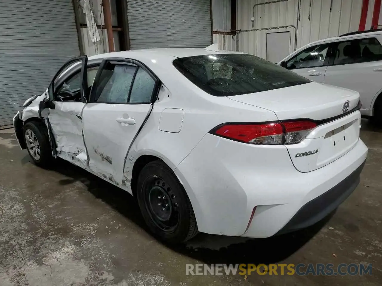 2 fotografías del automóvil dañado 5YFB4MDE0RP140899 TOYOTA COROLLA 2024