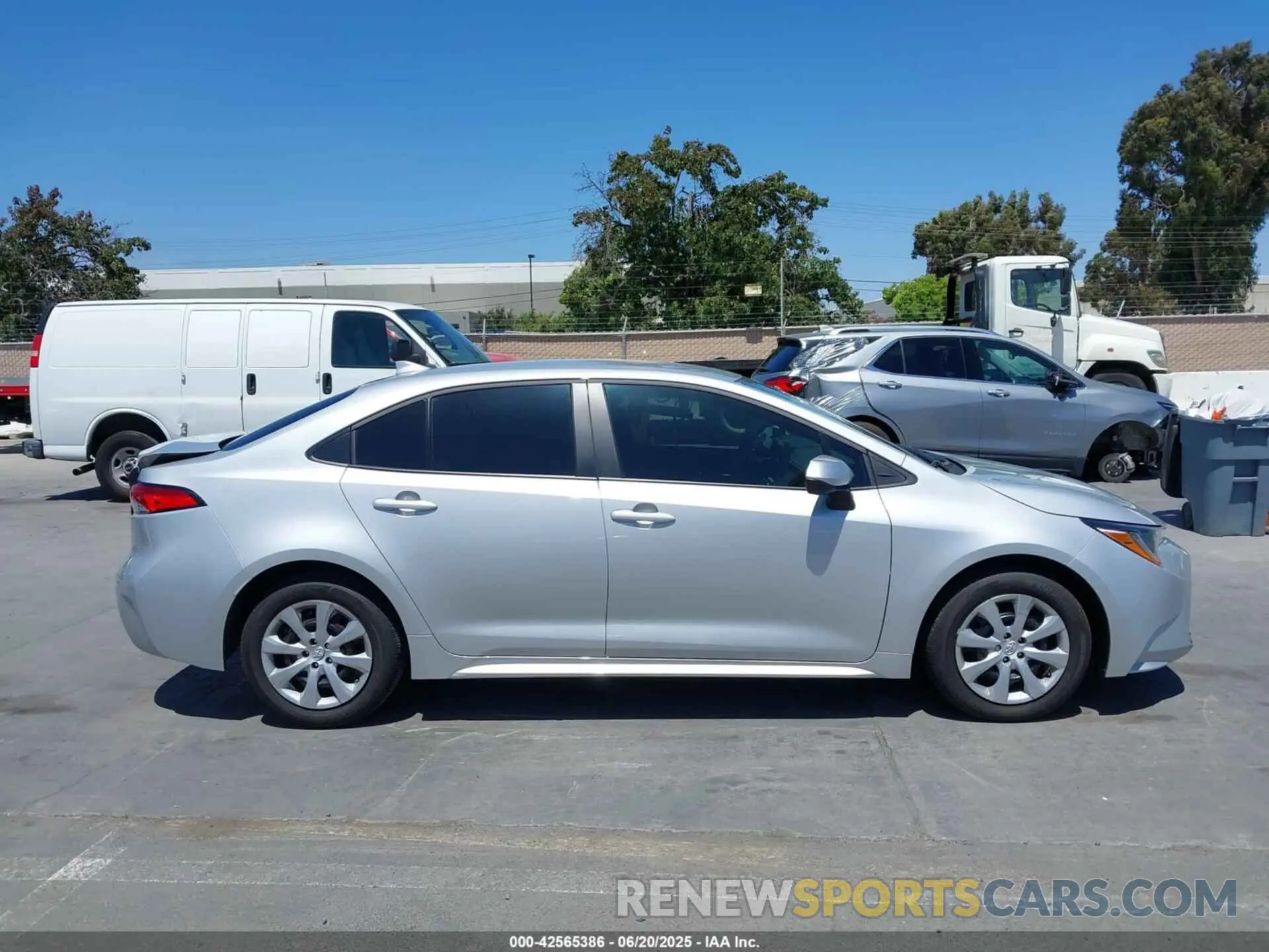 13 fotografías del automóvil dañado 5YFB4MDE0RP213351 TOYOTA COROLLA 2024