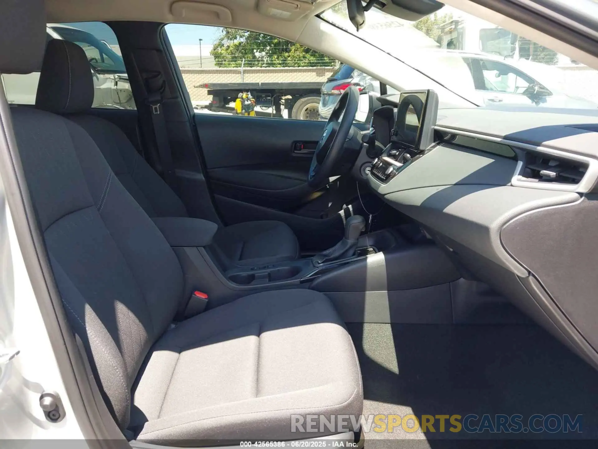 5 fotografías del automóvil dañado 5YFB4MDE0RP213351 TOYOTA COROLLA 2024