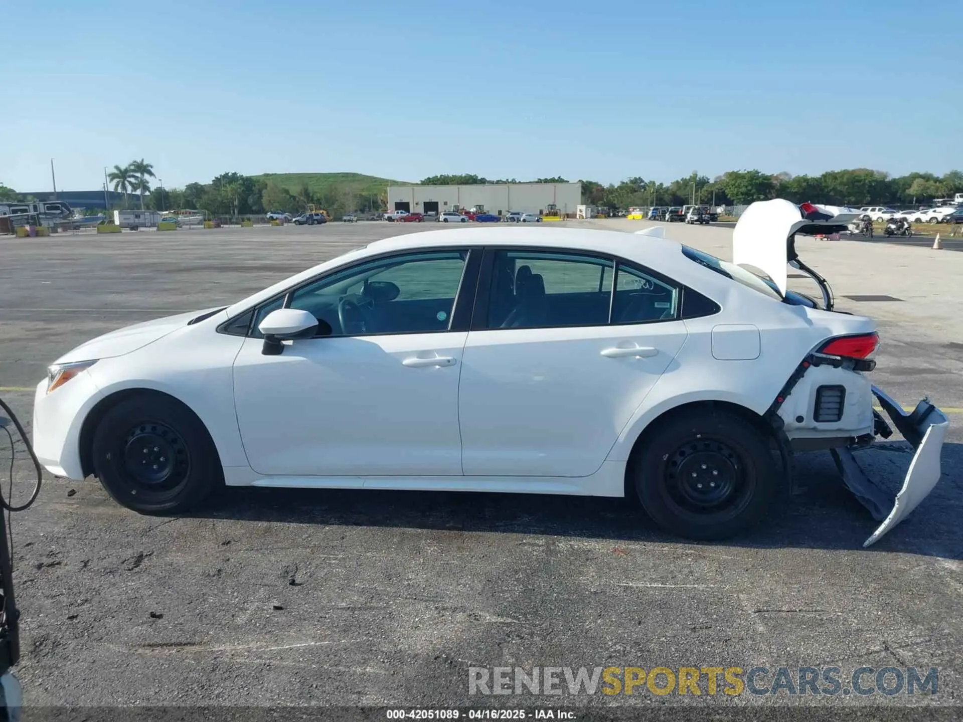 14 fotografías del automóvil dañado 5YFB4MDE1RP138353 TOYOTA COROLLA 2024