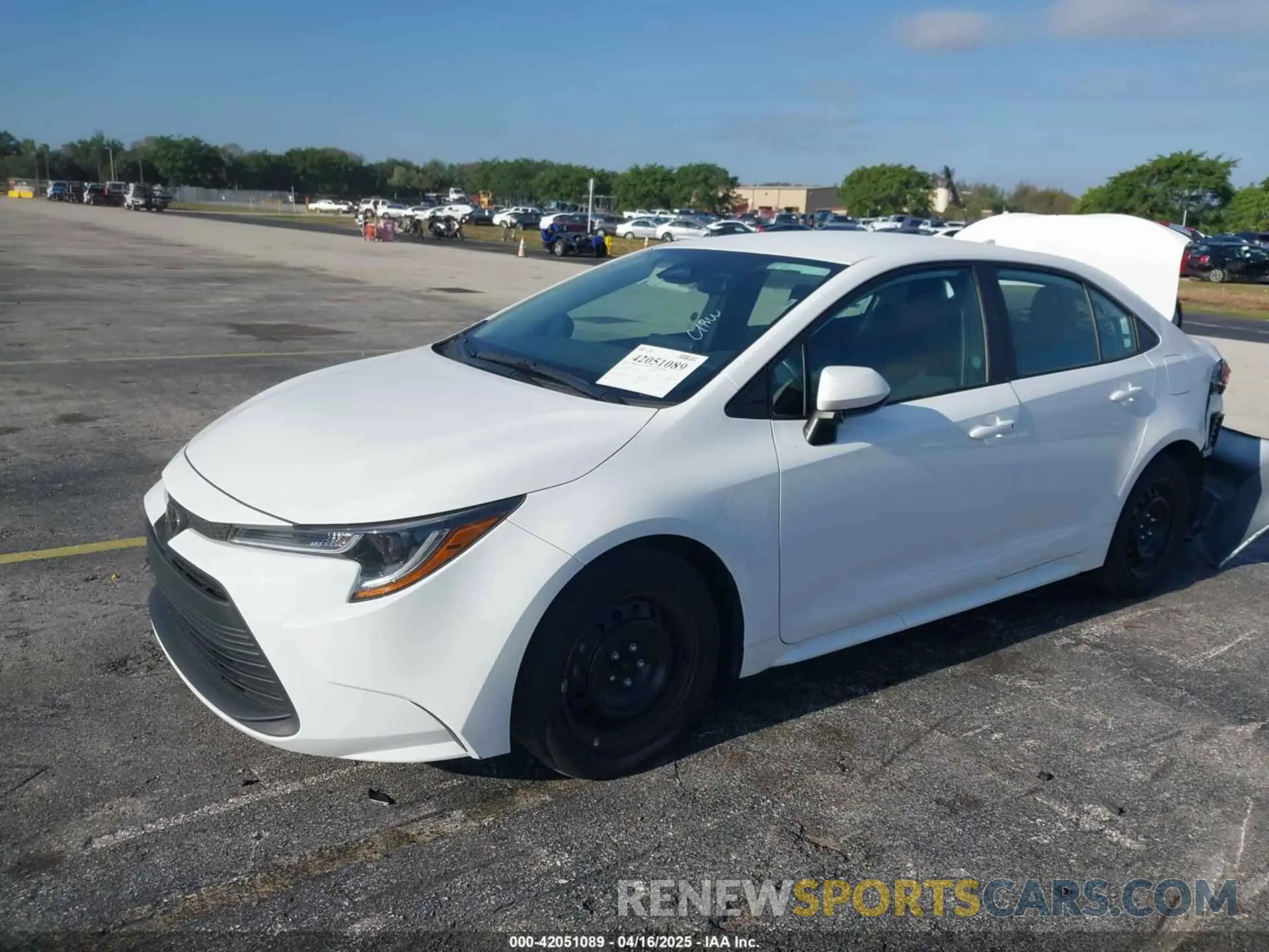 2 fotografías del automóvil dañado 5YFB4MDE1RP138353 TOYOTA COROLLA 2024