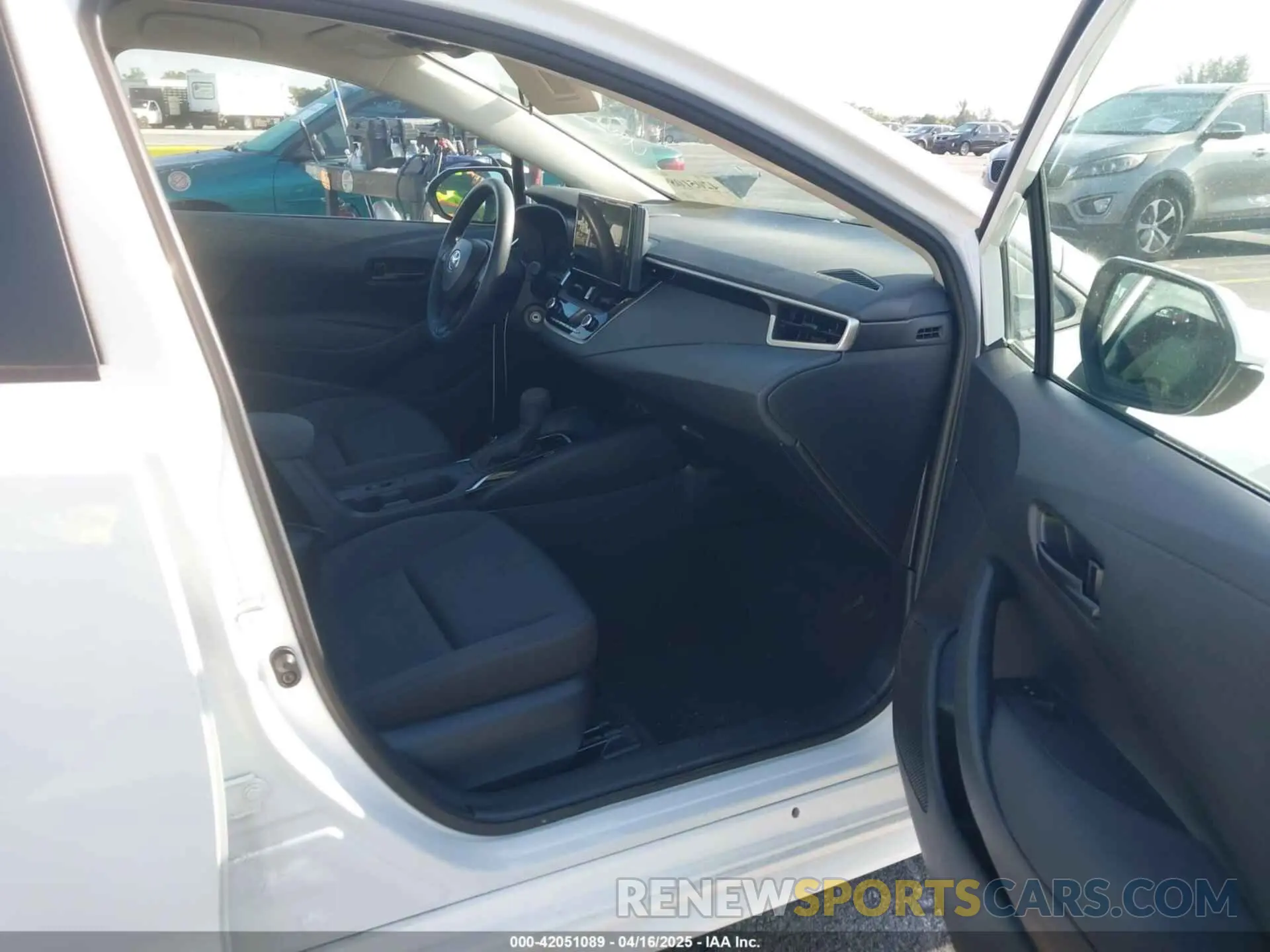 5 fotografías del automóvil dañado 5YFB4MDE1RP138353 TOYOTA COROLLA 2024