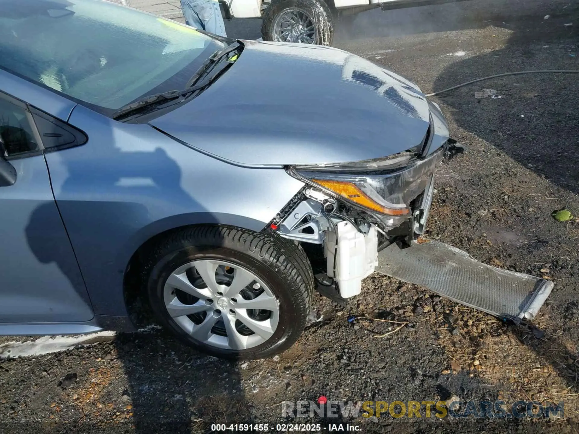 17 fotografías del automóvil dañado 5YFB4MDE1RP139373 TOYOTA COROLLA 2024