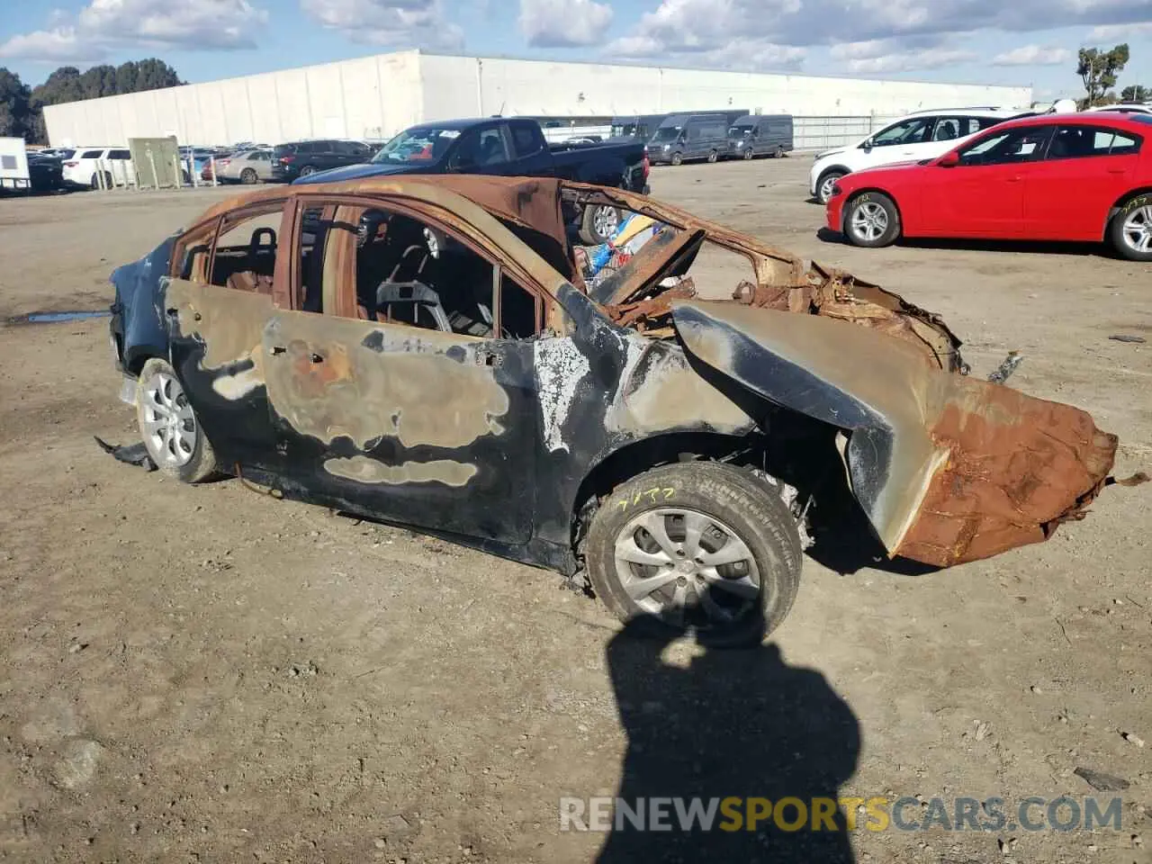 4 fotografías del automóvil dañado 5YFB4MDE1RP140409 TOYOTA COROLLA 2024
