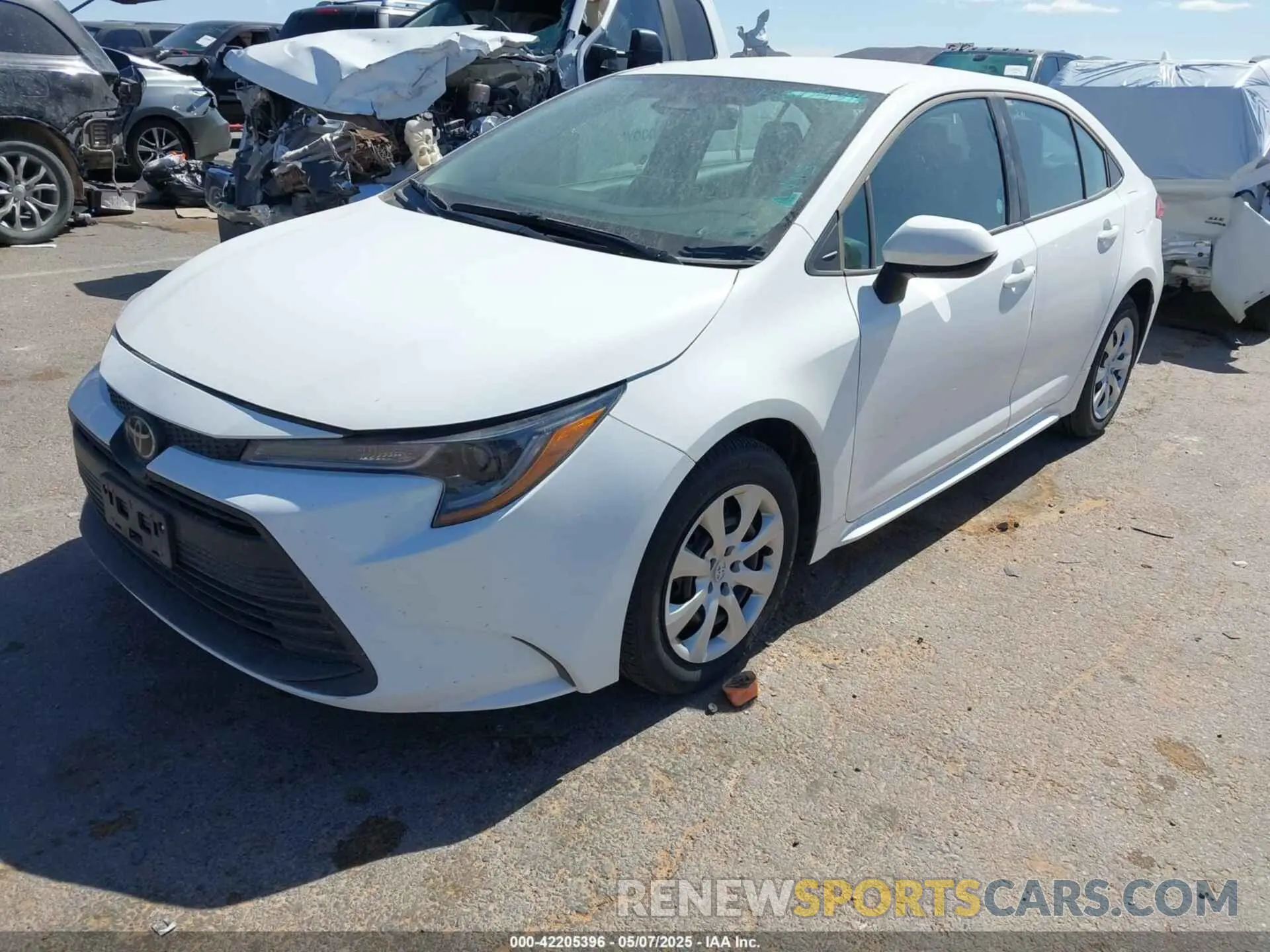 2 fotografías del automóvil dañado 5YFB4MDE1RP153774 TOYOTA COROLLA 2024