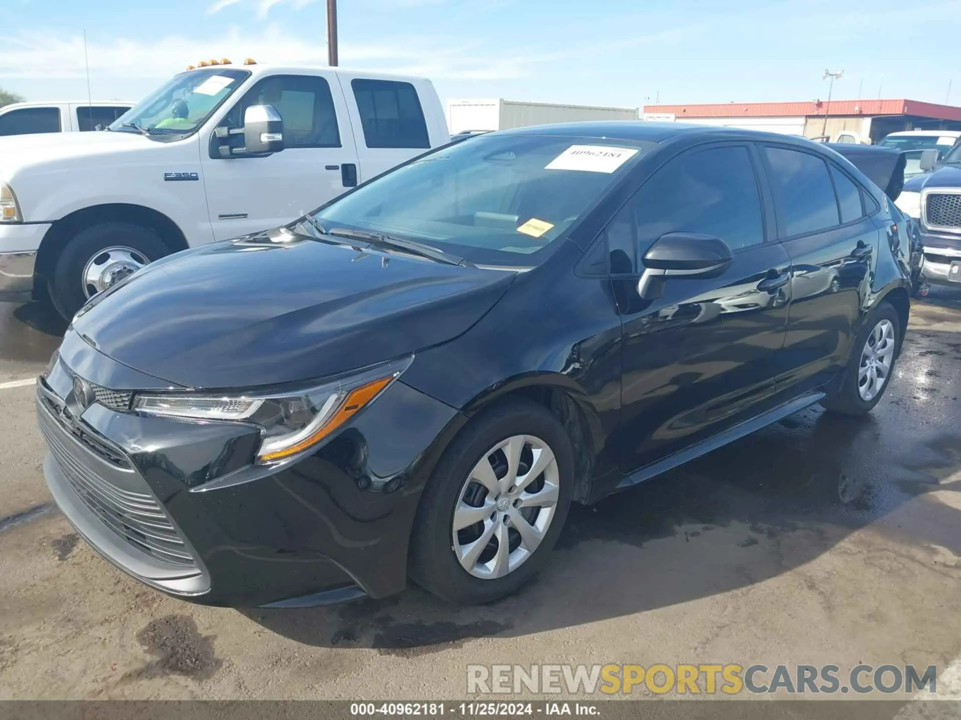 2 fotografías del automóvil dañado 5YFB4MDE1RP176813 TOYOTA COROLLA 2024