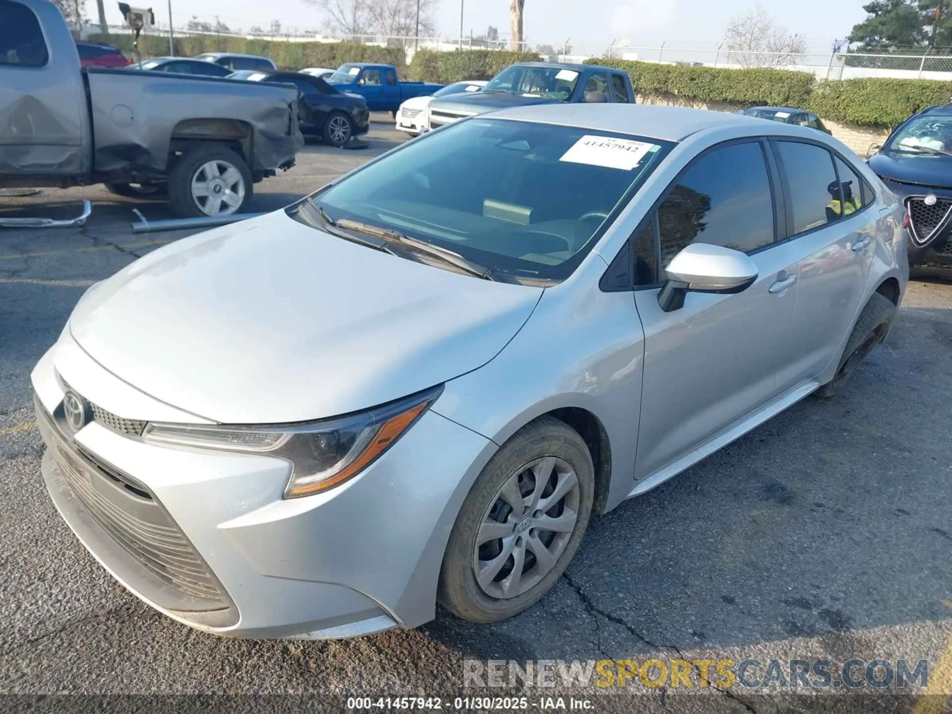 2 fotografías del automóvil dañado 5YFB4MDE1RP185060 TOYOTA COROLLA 2024