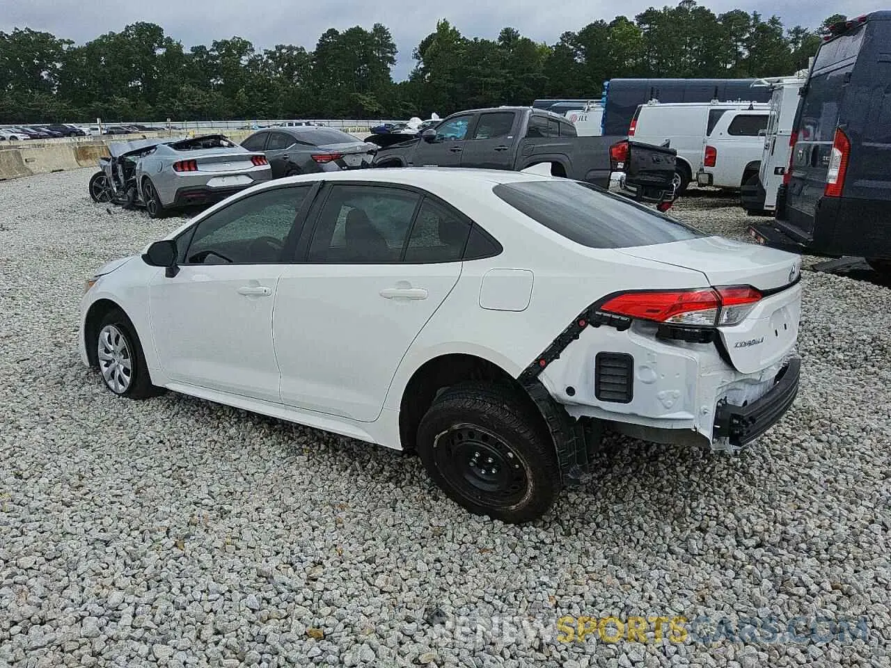 2 fotografías del automóvil dañado 5YFB4MDE2RP126065 TOYOTA COROLLA 2024