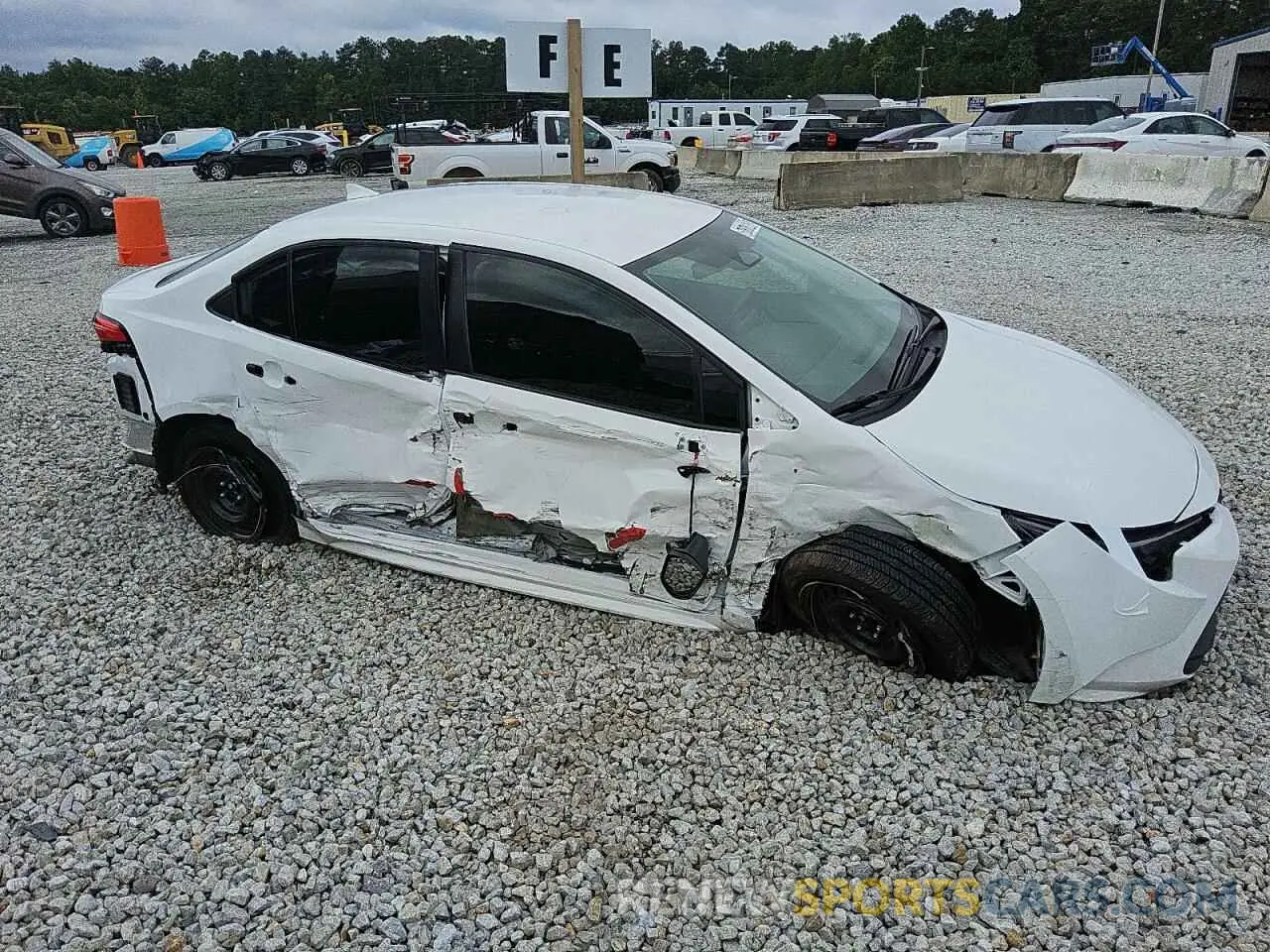 4 fotografías del automóvil dañado 5YFB4MDE2RP126065 TOYOTA COROLLA 2024