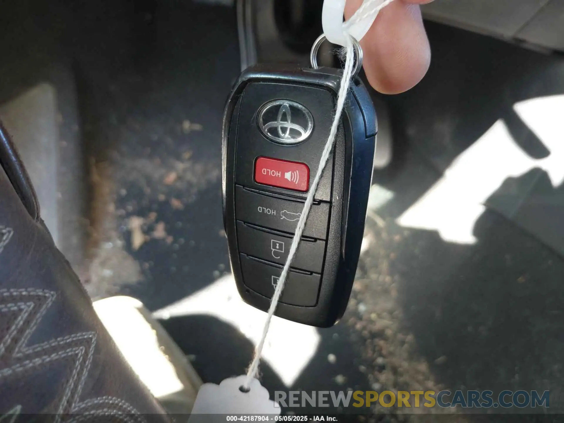 11 fotografías del automóvil dañado 5YFB4MDE2RP152441 TOYOTA COROLLA 2024