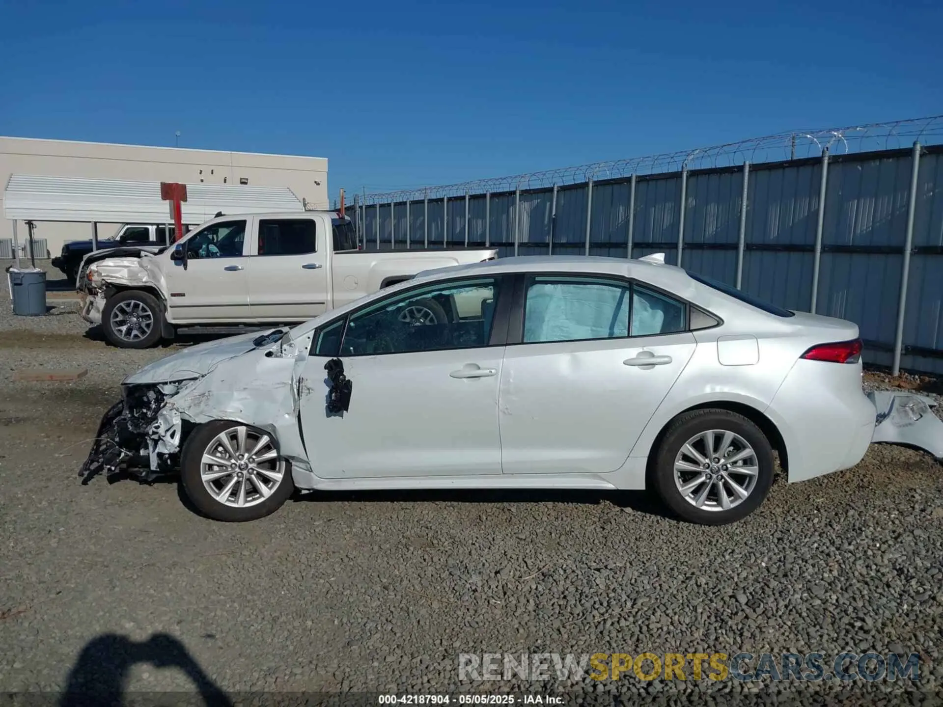 15 fotografías del automóvil dañado 5YFB4MDE2RP152441 TOYOTA COROLLA 2024