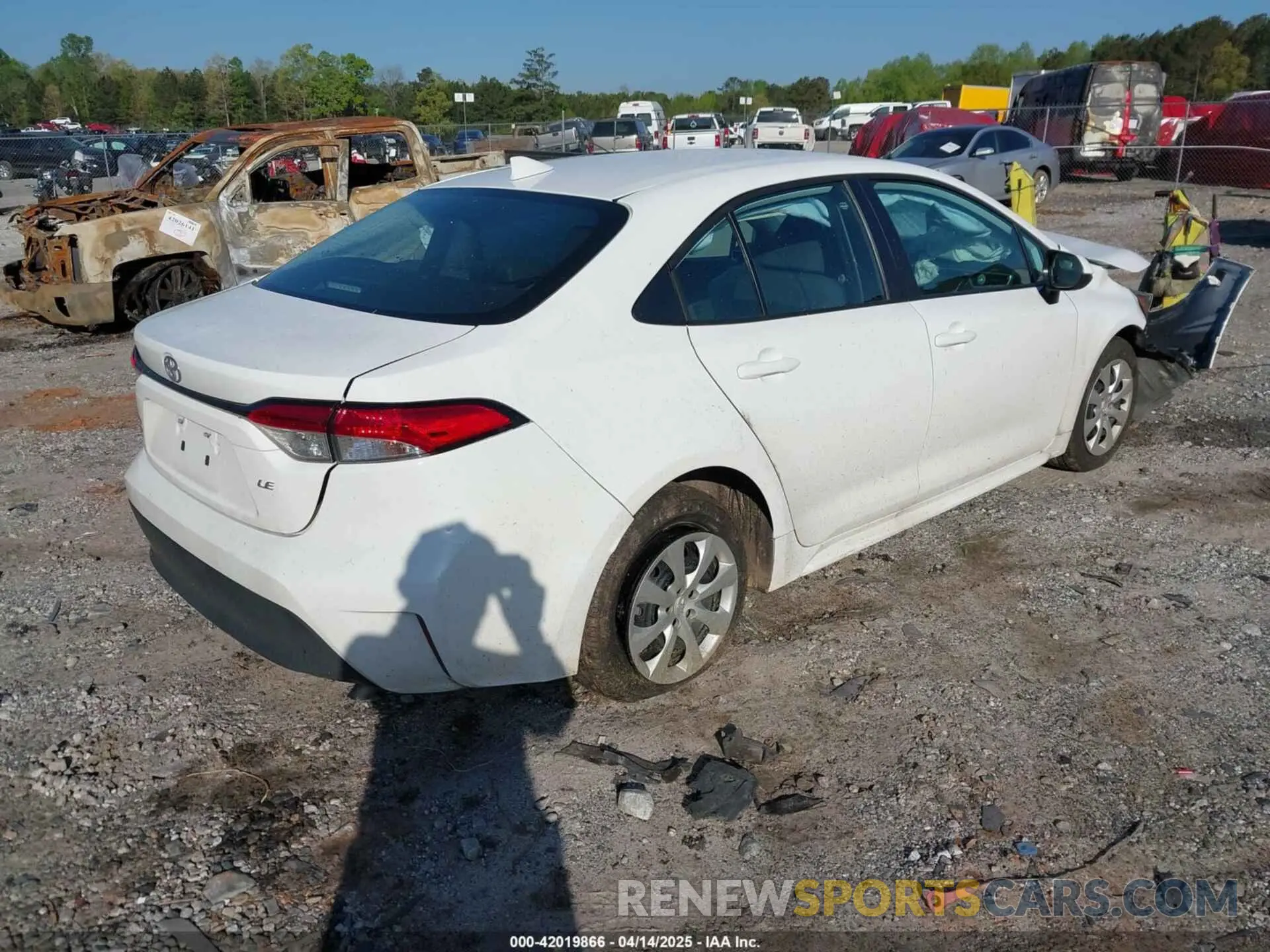 4 fotografías del automóvil dañado 5YFB4MDE2RP157963 TOYOTA COROLLA 2024