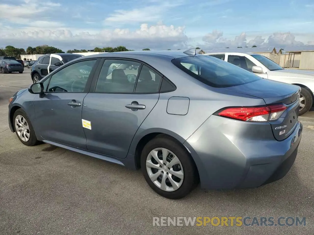 2 fotografías del automóvil dañado 5YFB4MDE2RP164864 TOYOTA COROLLA 2024