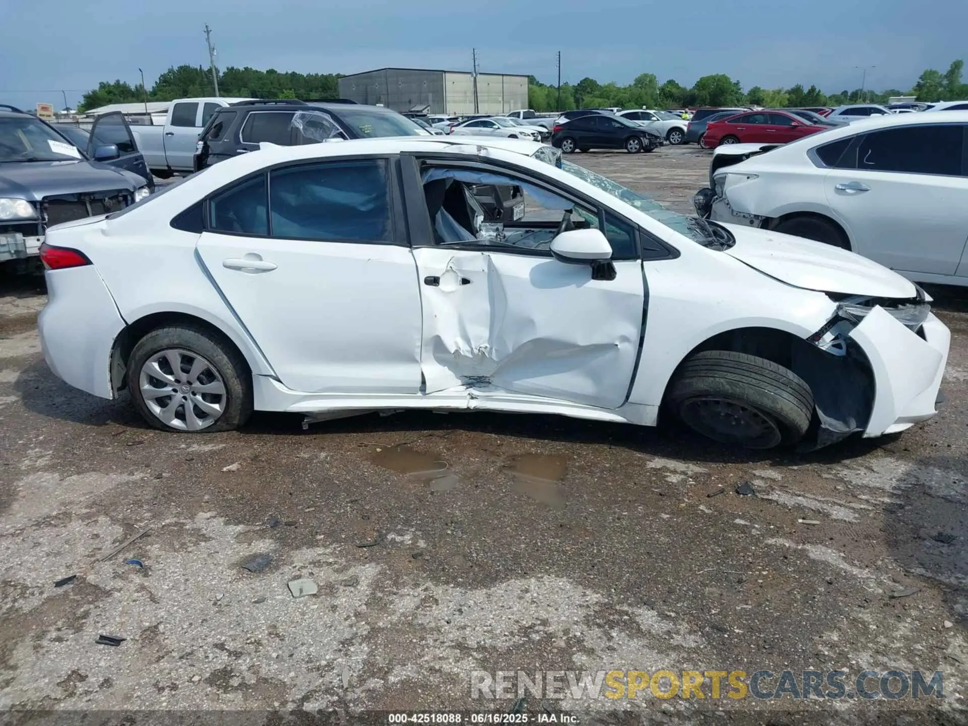 13 fotografías del automóvil dañado 5YFB4MDE3RP088832 TOYOTA COROLLA 2024