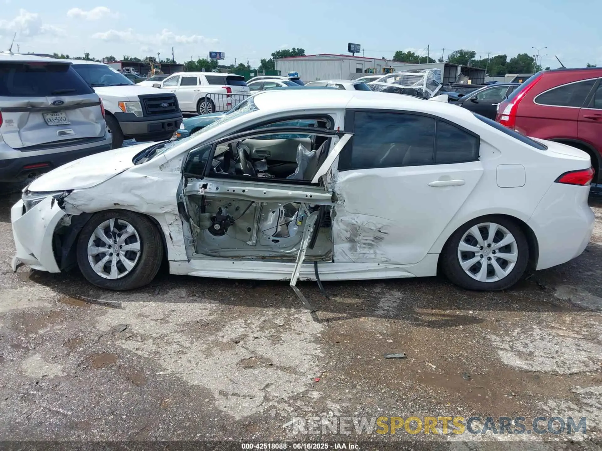 14 fotografías del automóvil dañado 5YFB4MDE3RP088832 TOYOTA COROLLA 2024
