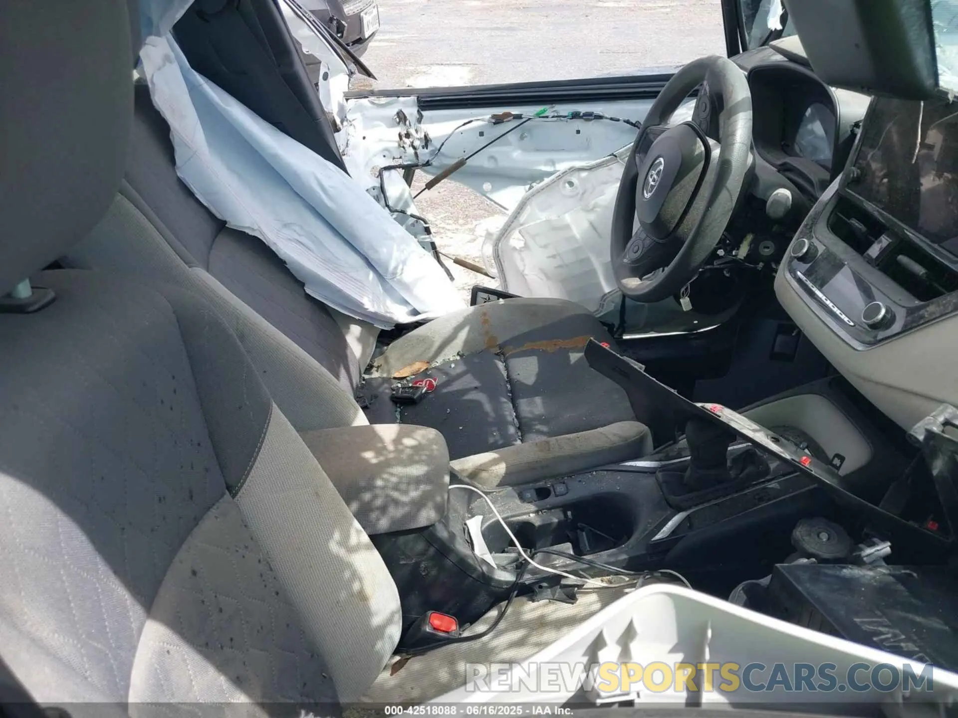 5 fotografías del automóvil dañado 5YFB4MDE3RP088832 TOYOTA COROLLA 2024