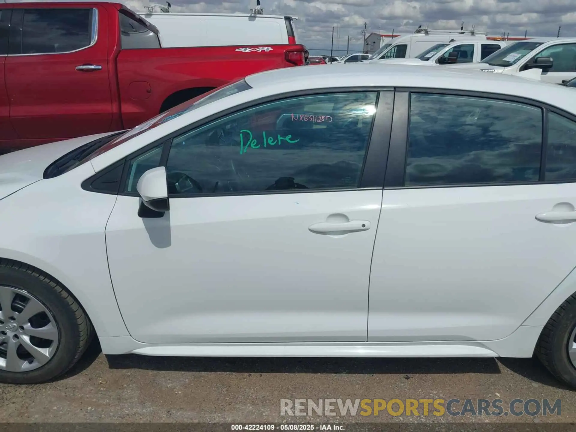 14 fotografías del automóvil dañado 5YFB4MDE3RP090192 TOYOTA COROLLA 2024