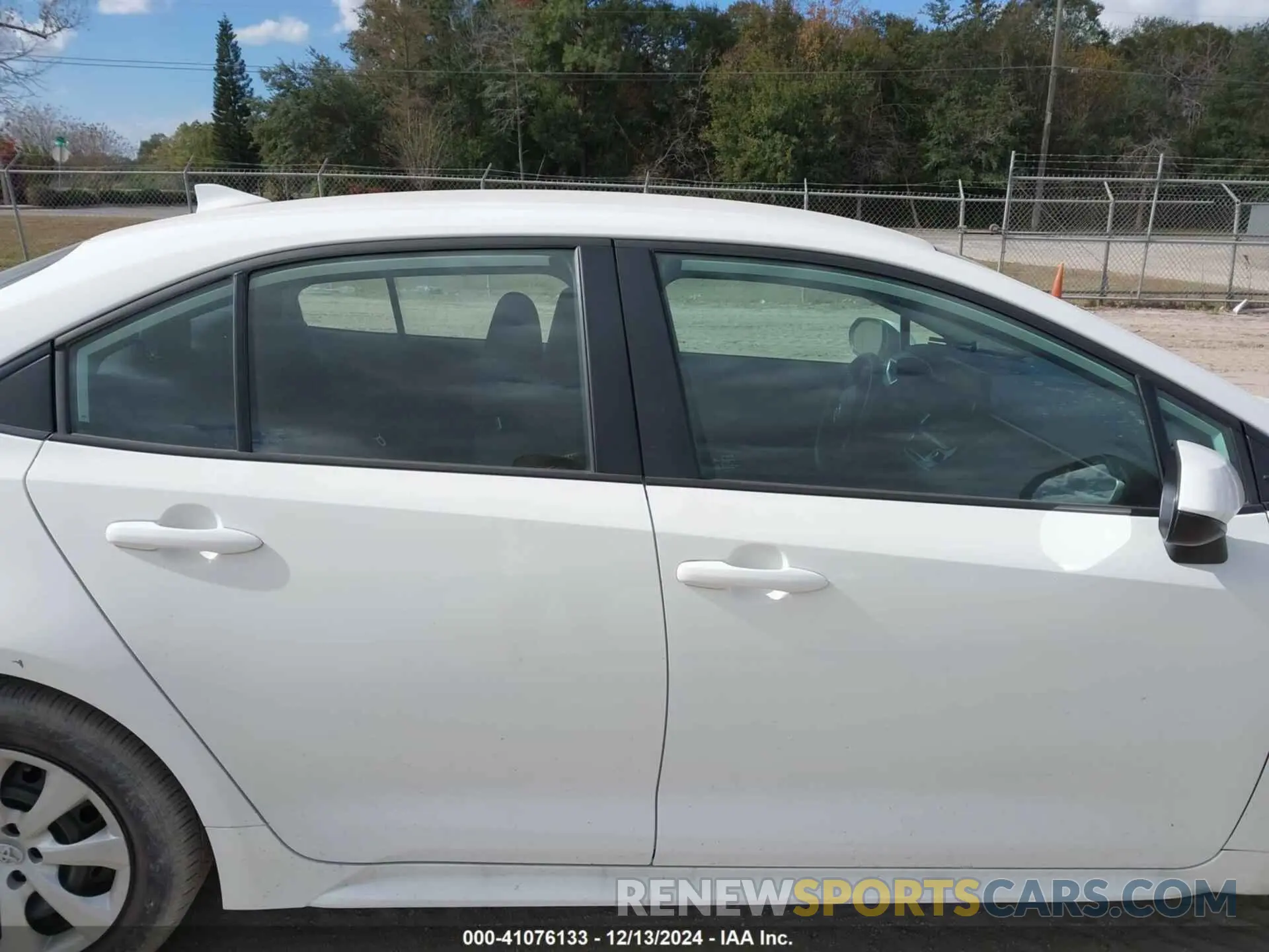 13 fotografías del automóvil dañado 5YFB4MDE3RP091861 TOYOTA COROLLA 2024