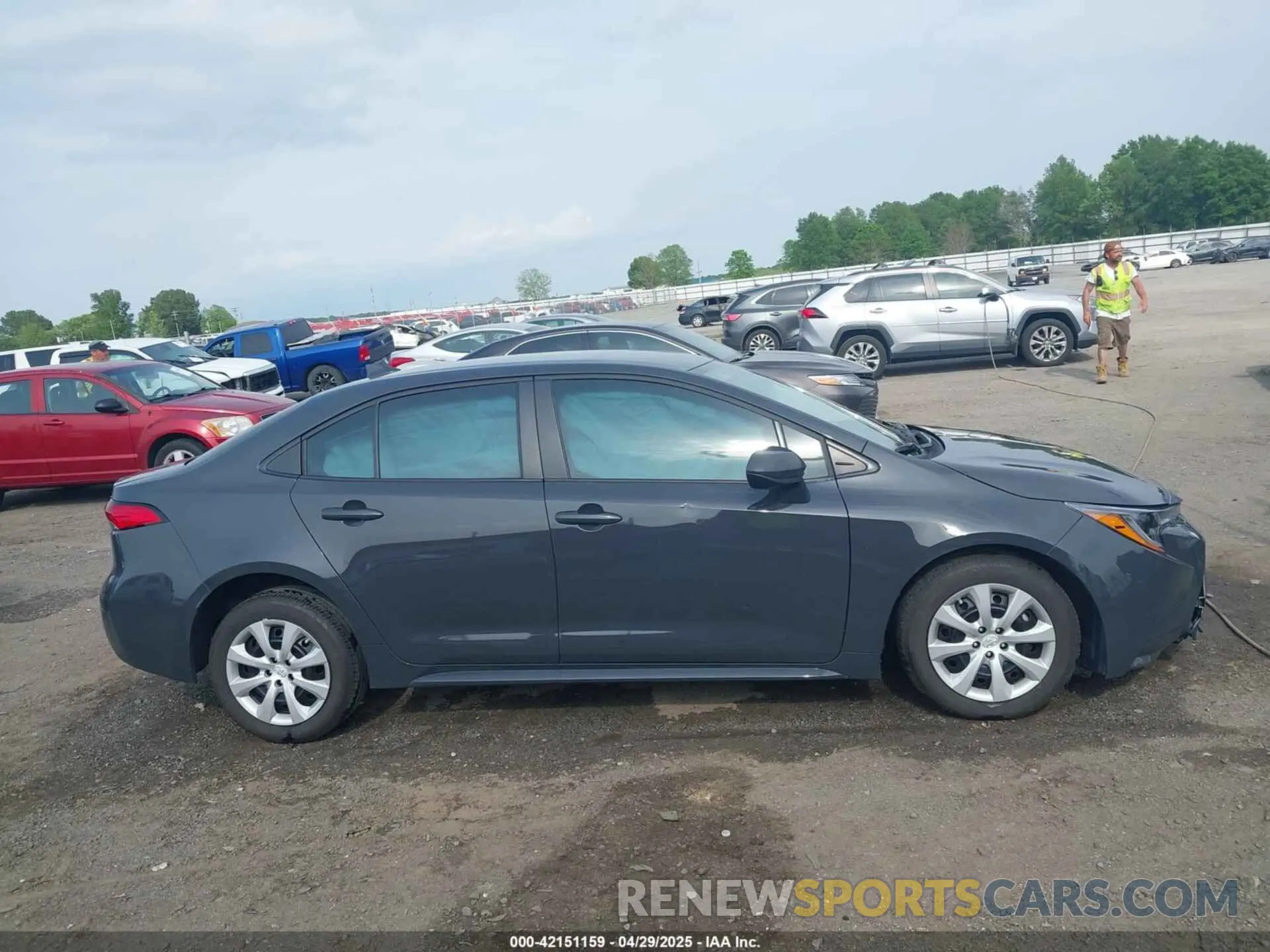 13 fotografías del automóvil dañado 5YFB4MDE3RP109873 TOYOTA COROLLA 2024