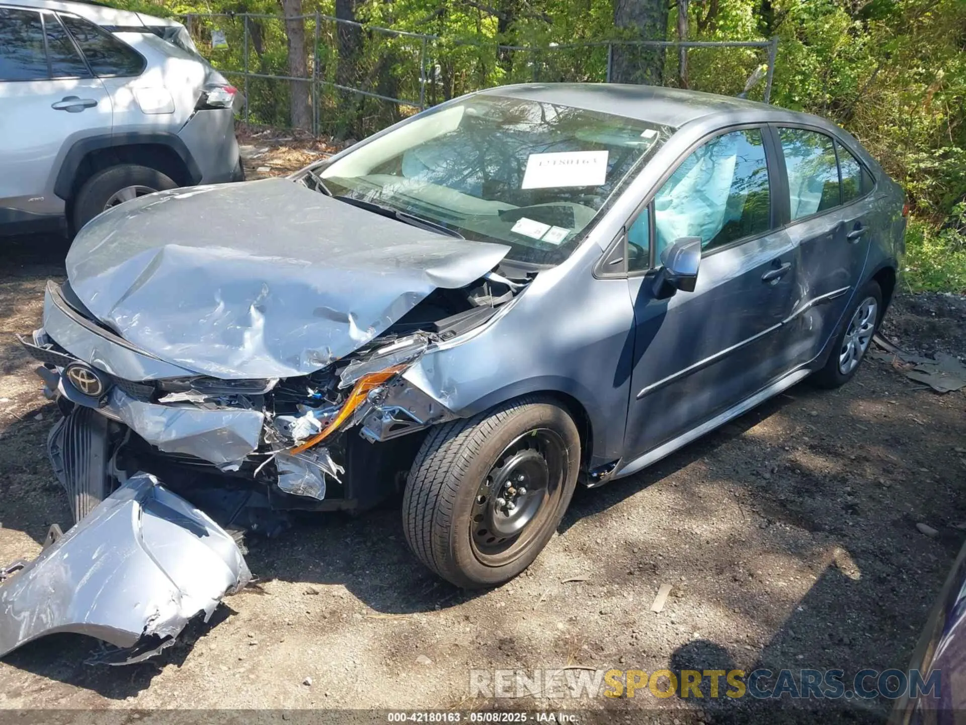 2 fotografías del automóvil dañado 5YFB4MDE3RP137186 TOYOTA COROLLA 2024