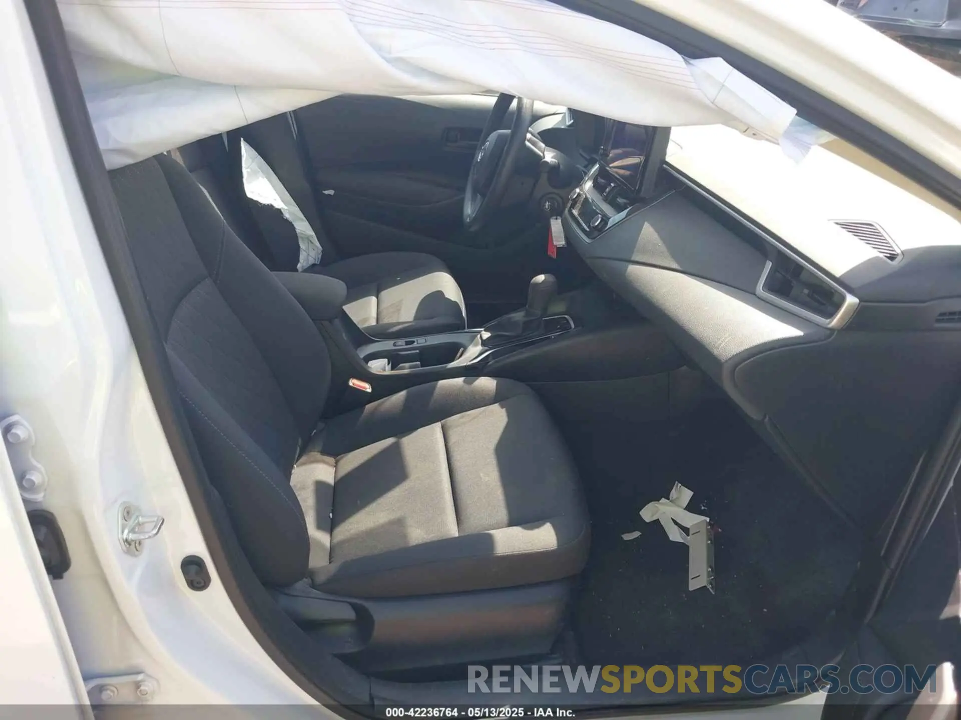 5 fotografías del automóvil dañado 5YFB4MDE3RP184136 TOYOTA COROLLA 2024