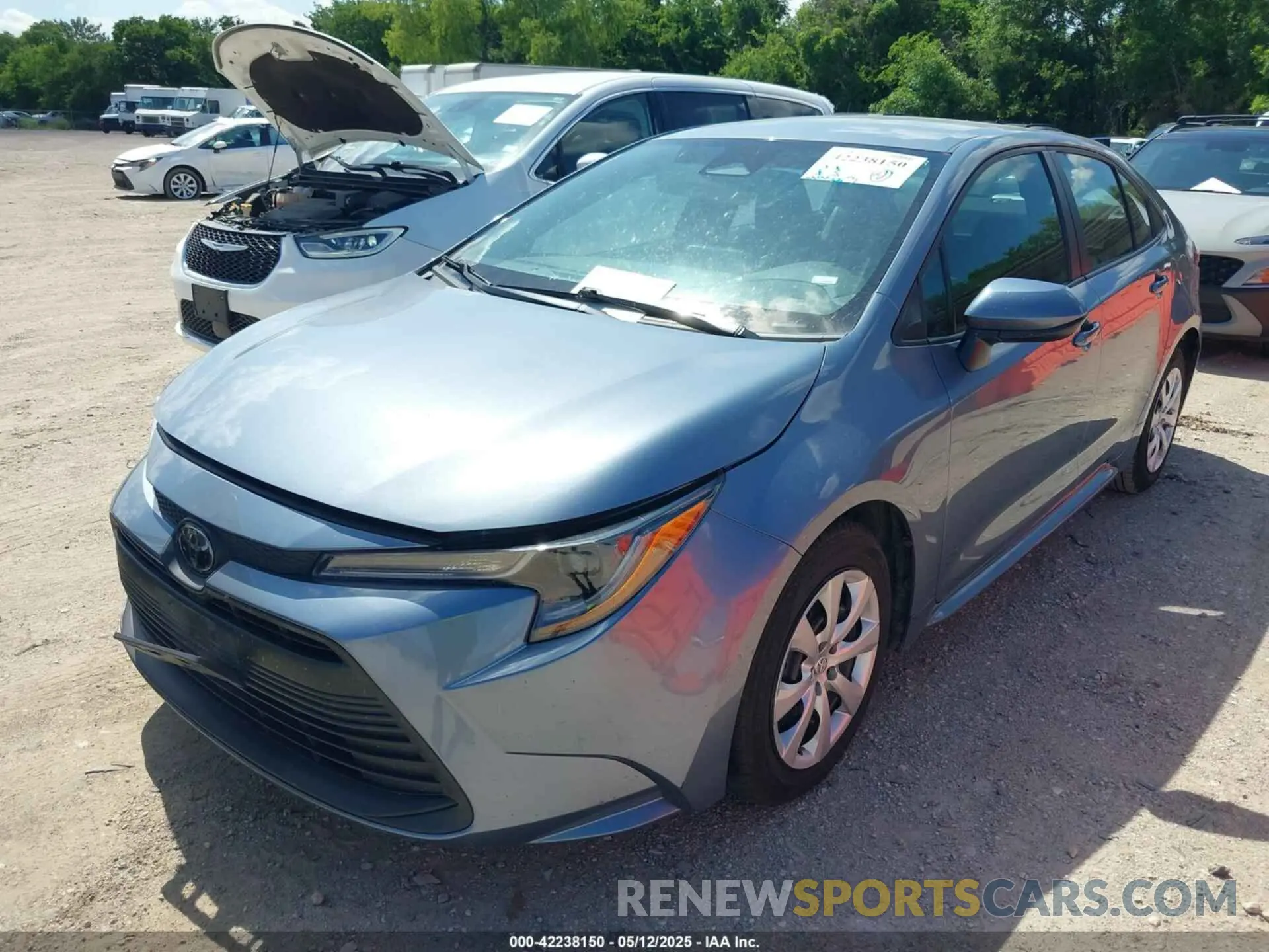 2 fotografías del automóvil dañado 5YFB4MDE4RP089021 TOYOTA COROLLA 2024