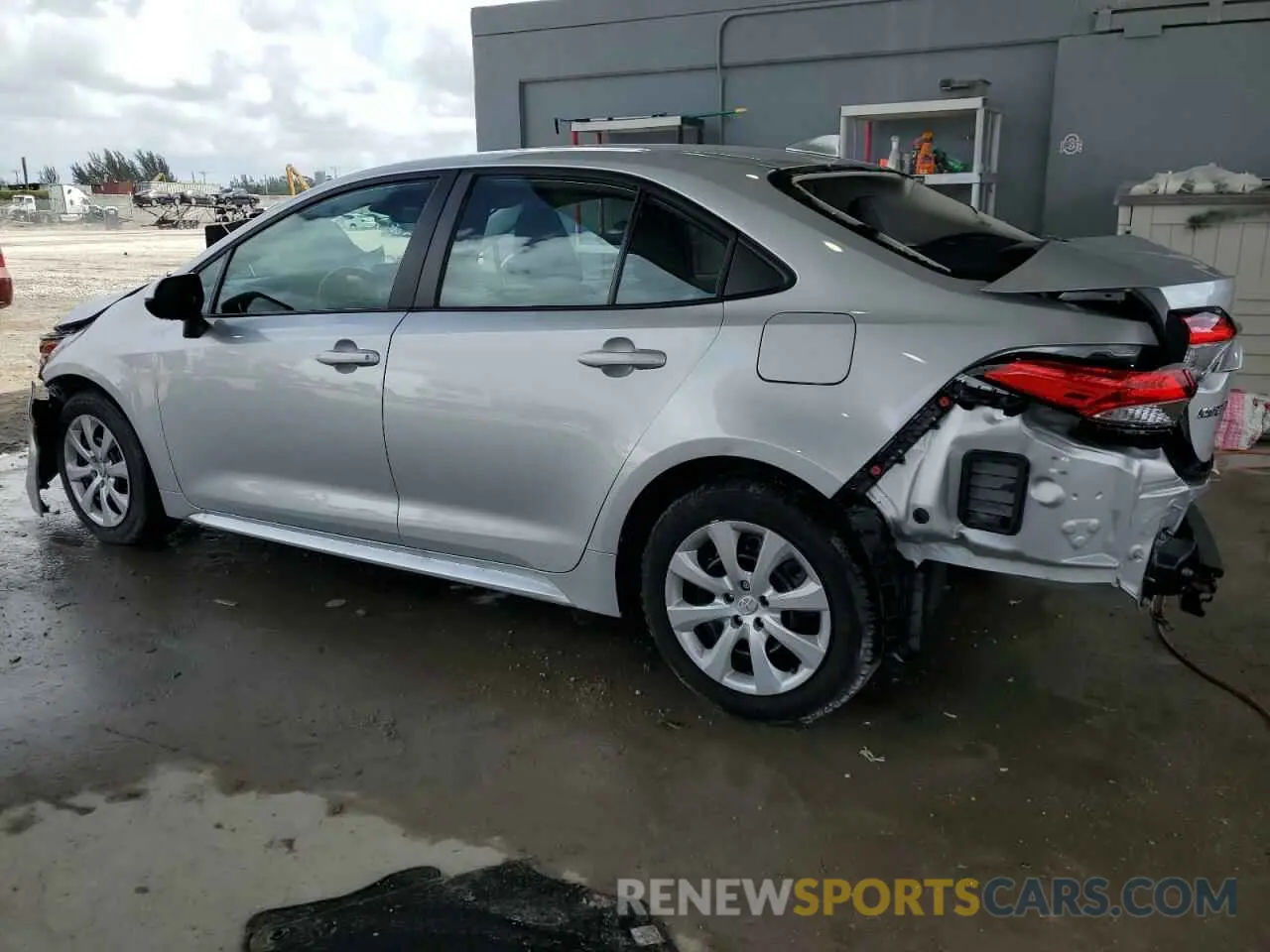 2 fotografías del automóvil dañado 5YFB4MDE4RP089293 TOYOTA COROLLA 2024
