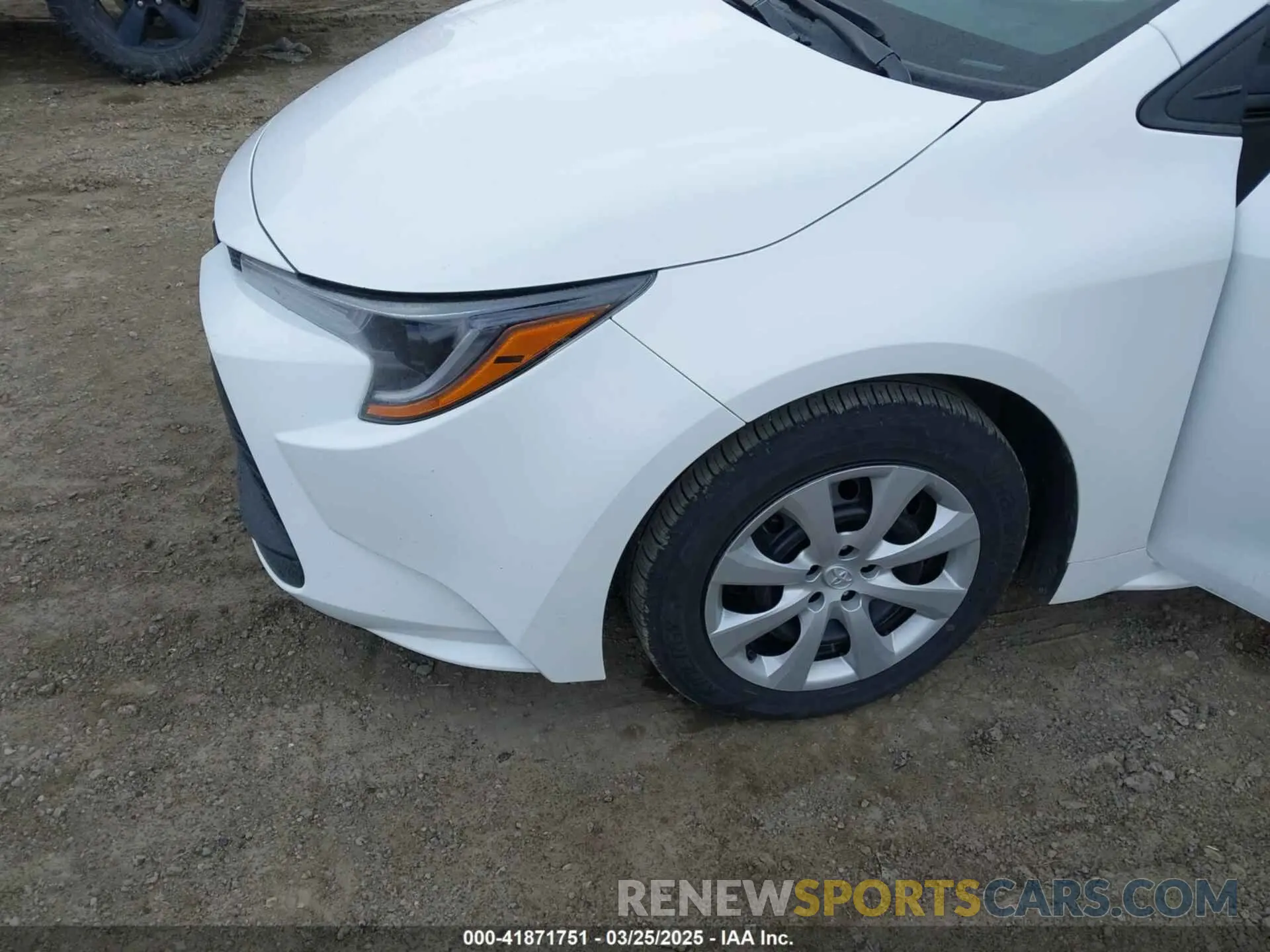 17 fotografías del automóvil dañado 5YFB4MDE4RP111180 TOYOTA COROLLA 2024