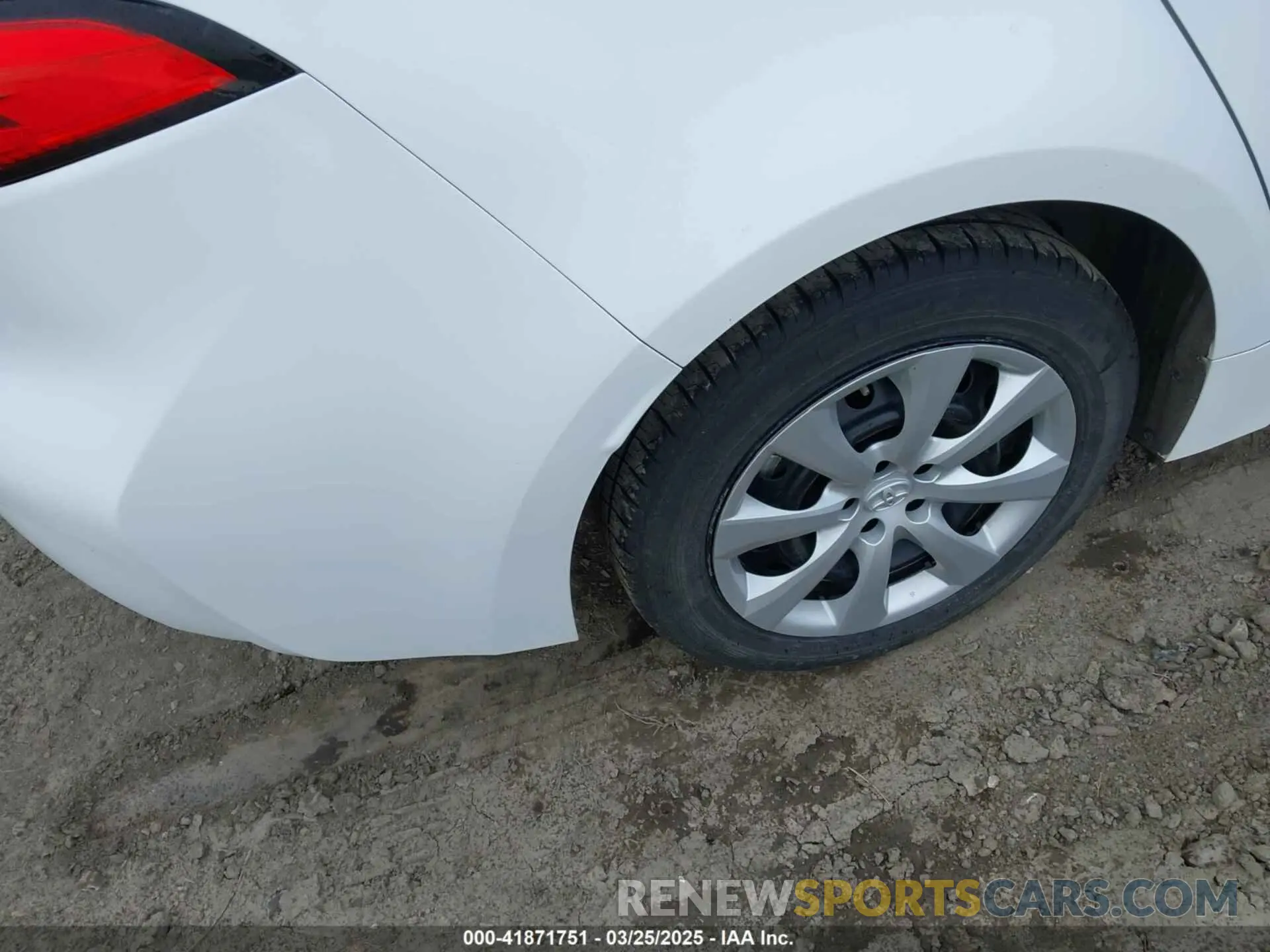 20 fotografías del automóvil dañado 5YFB4MDE4RP111180 TOYOTA COROLLA 2024