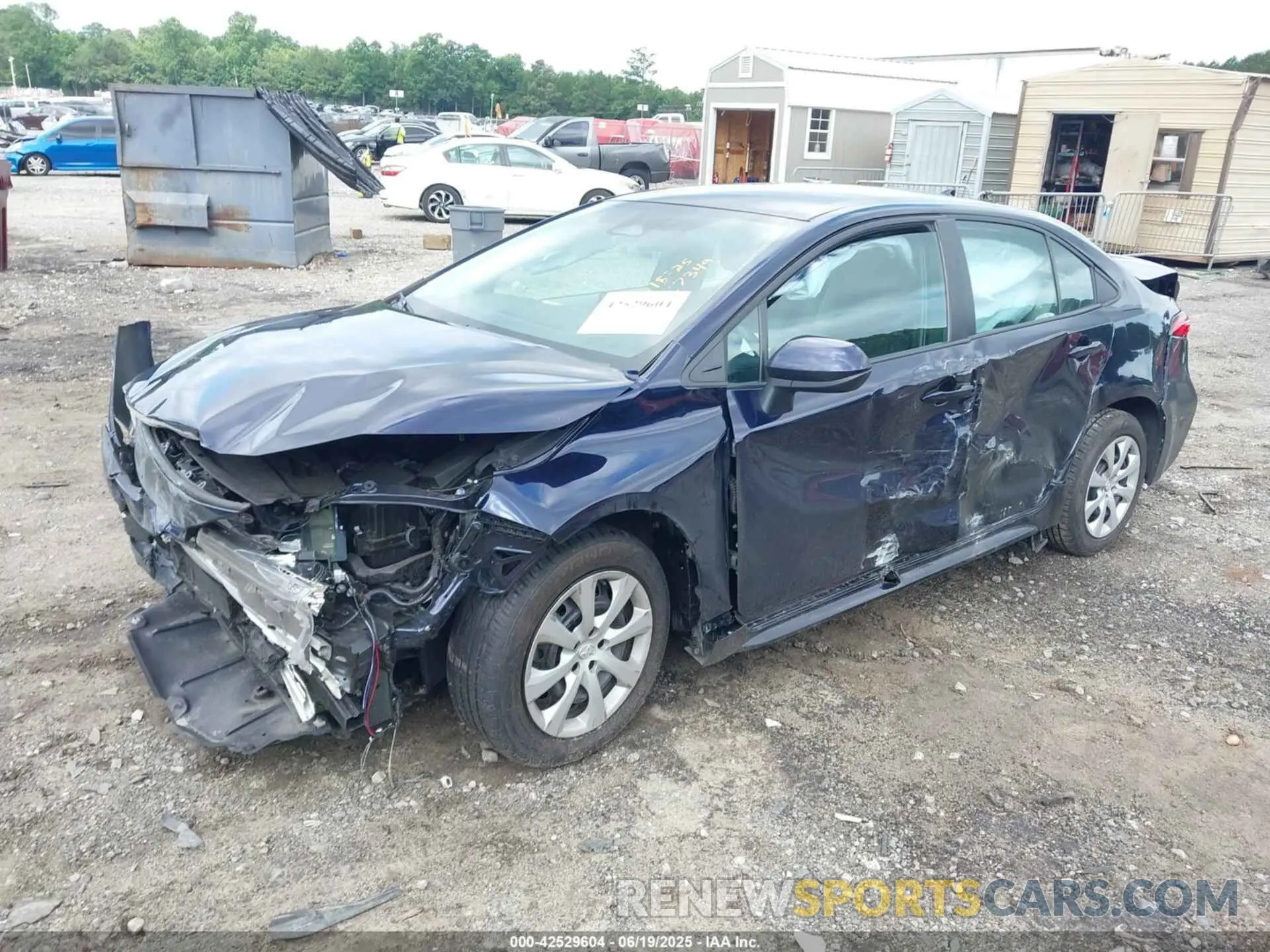 2 fotografías del automóvil dañado 5YFB4MDE4RP117349 TOYOTA COROLLA 2024