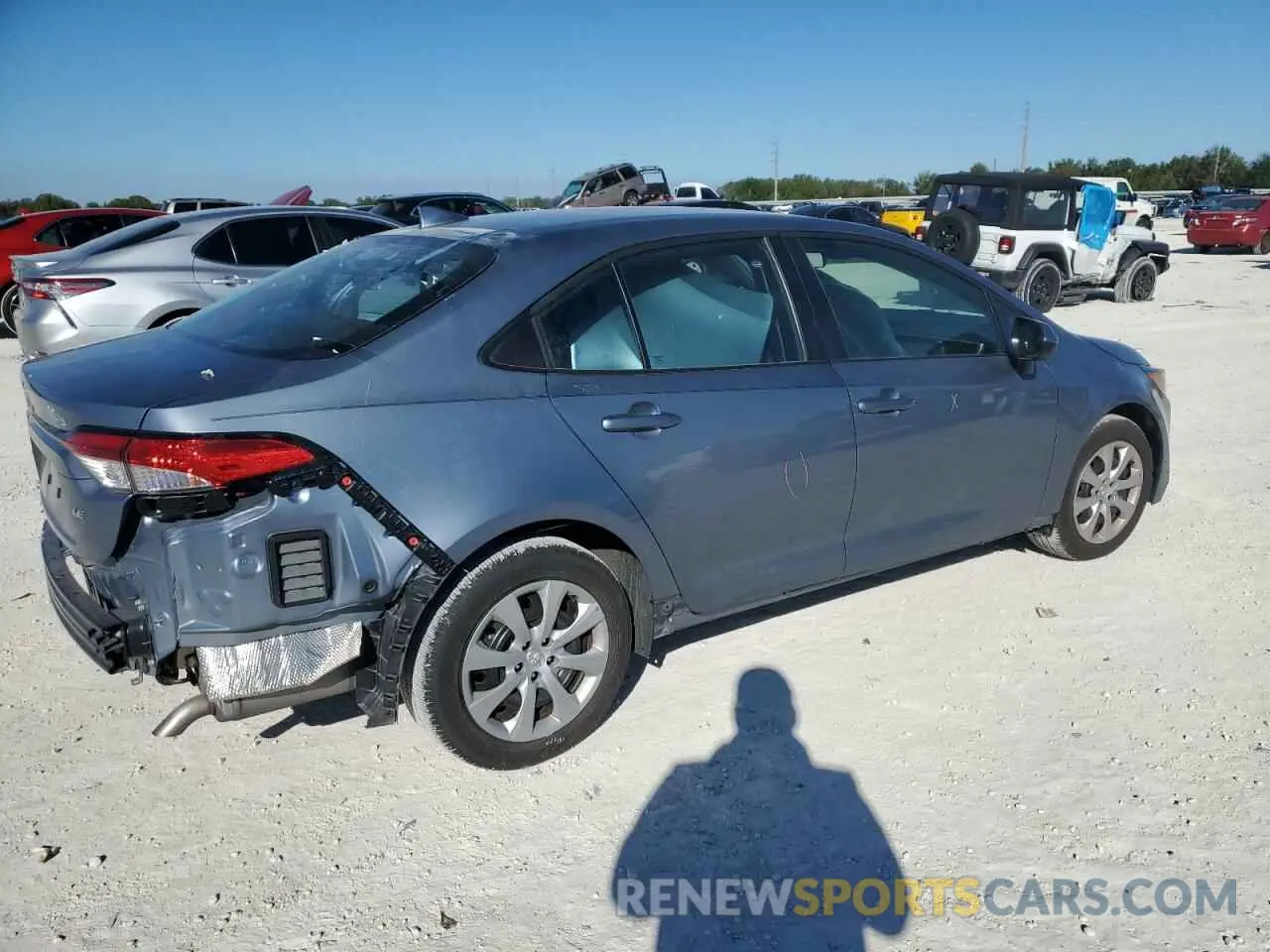 3 fotografías del automóvil dañado 5YFB4MDE4RP128108 TOYOTA COROLLA 2024