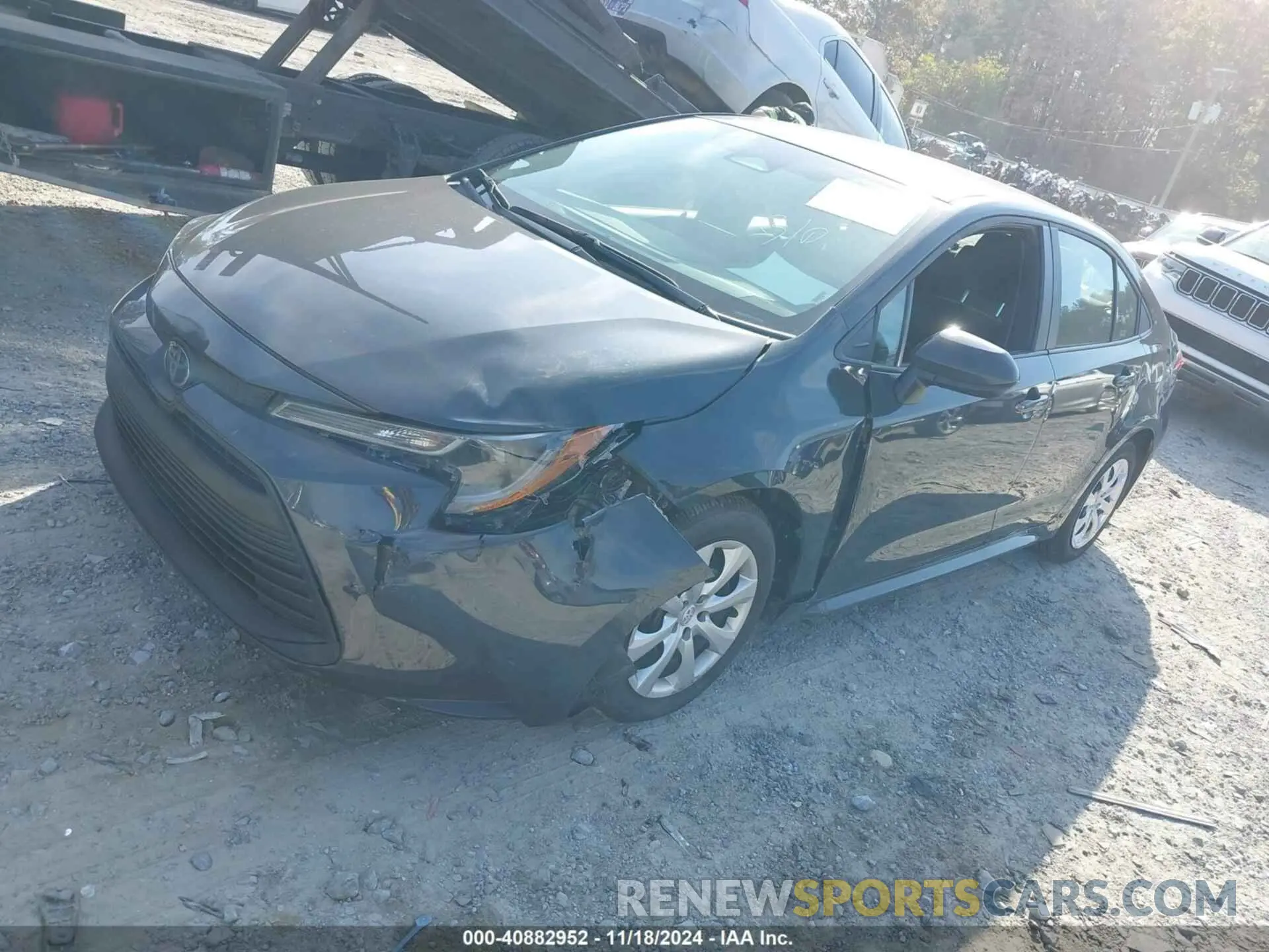 2 fotografías del automóvil dañado 5YFB4MDE4RP136516 TOYOTA COROLLA 2024