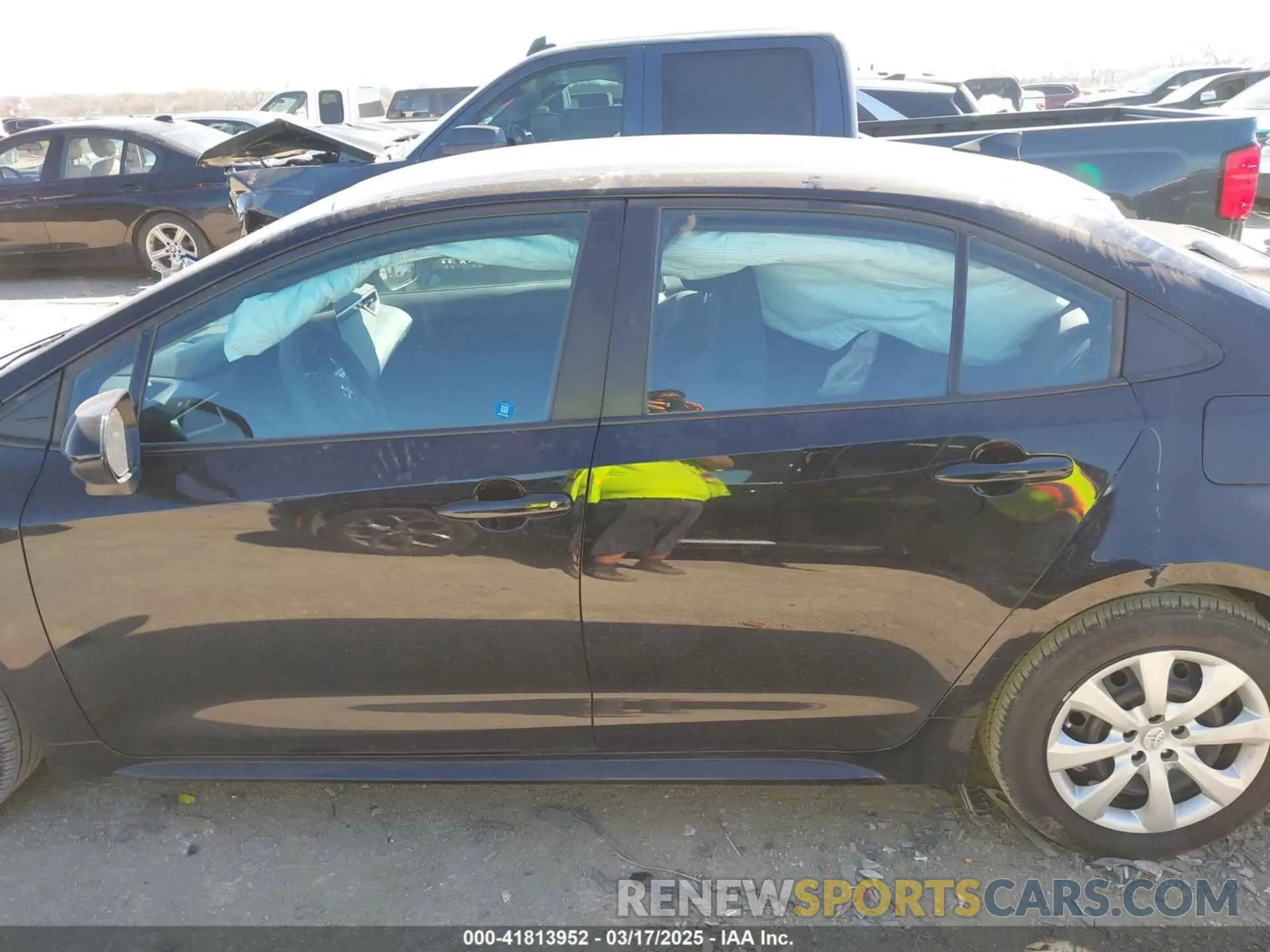 14 fotografías del automóvil dañado 5YFB4MDE4RP140520 TOYOTA COROLLA 2024
