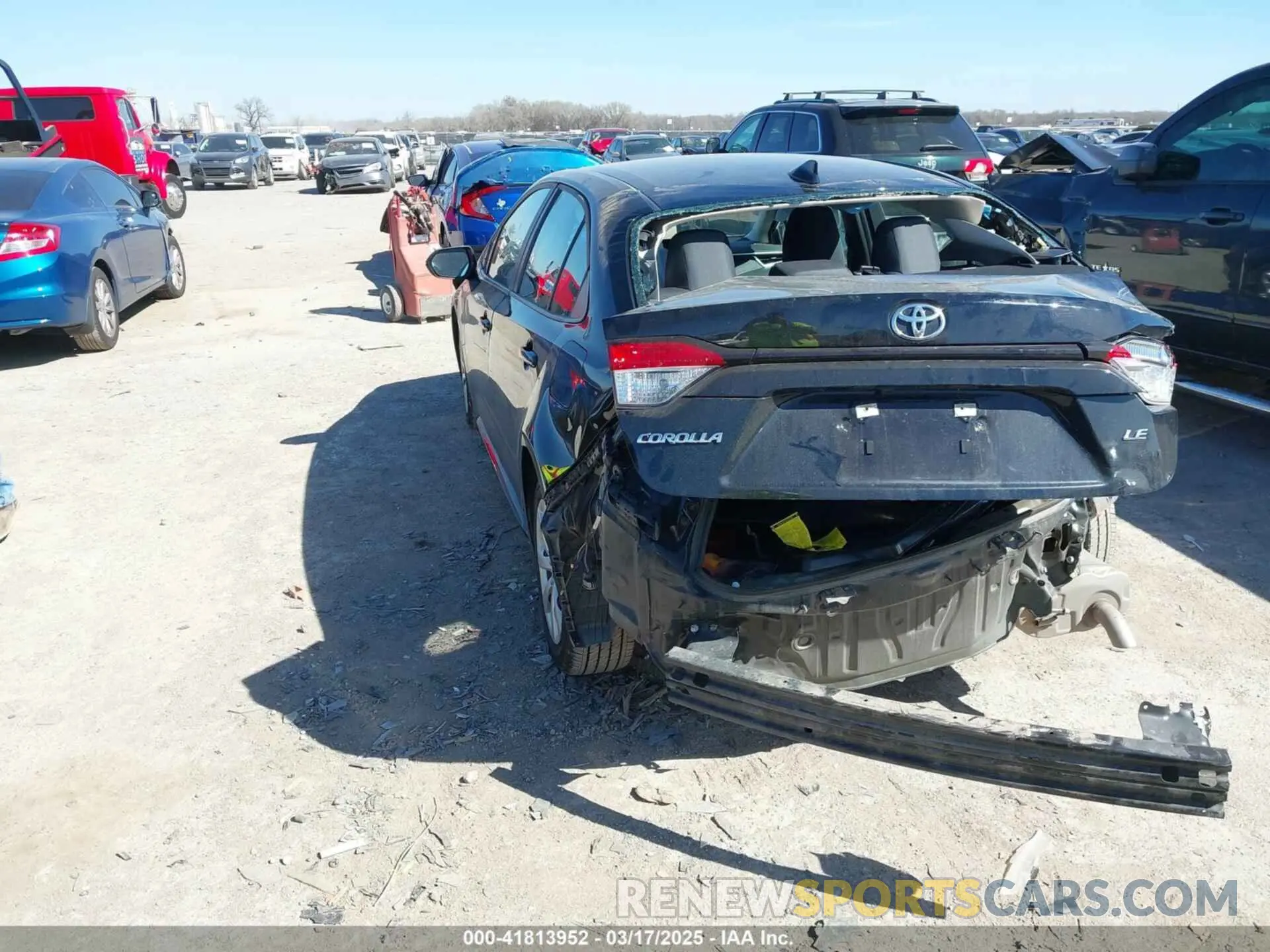3 fotografías del automóvil dañado 5YFB4MDE4RP140520 TOYOTA COROLLA 2024