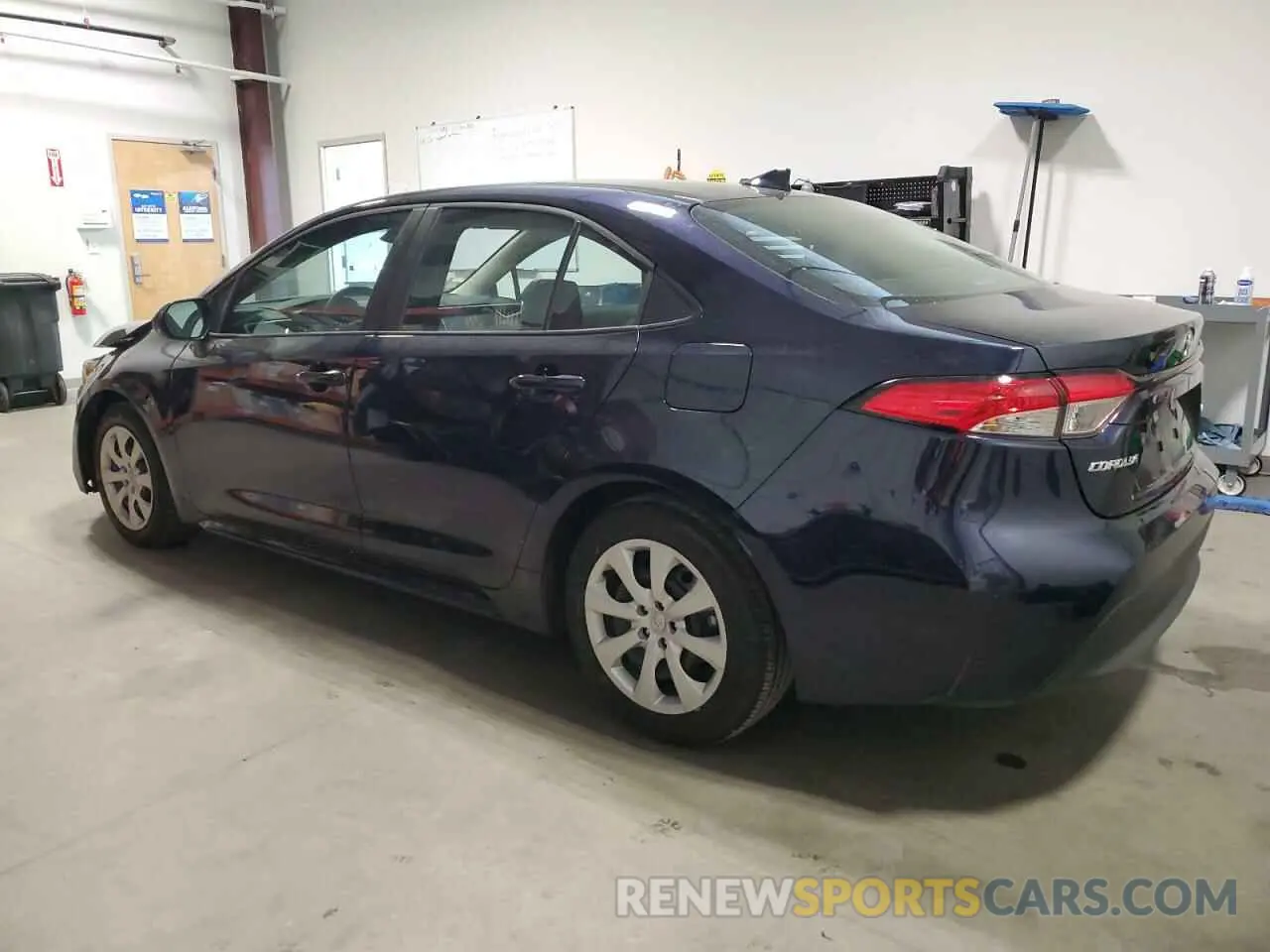 2 fotografías del automóvil dañado 5YFB4MDE4RP143949 TOYOTA COROLLA 2024