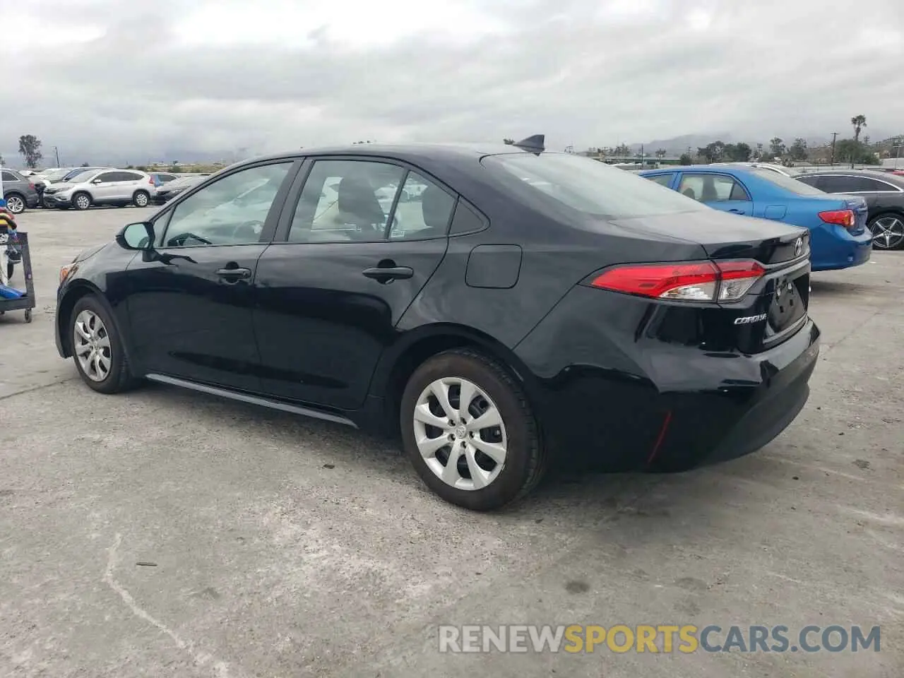 2 fotografías del automóvil dañado 5YFB4MDE4RP158354 TOYOTA COROLLA 2024