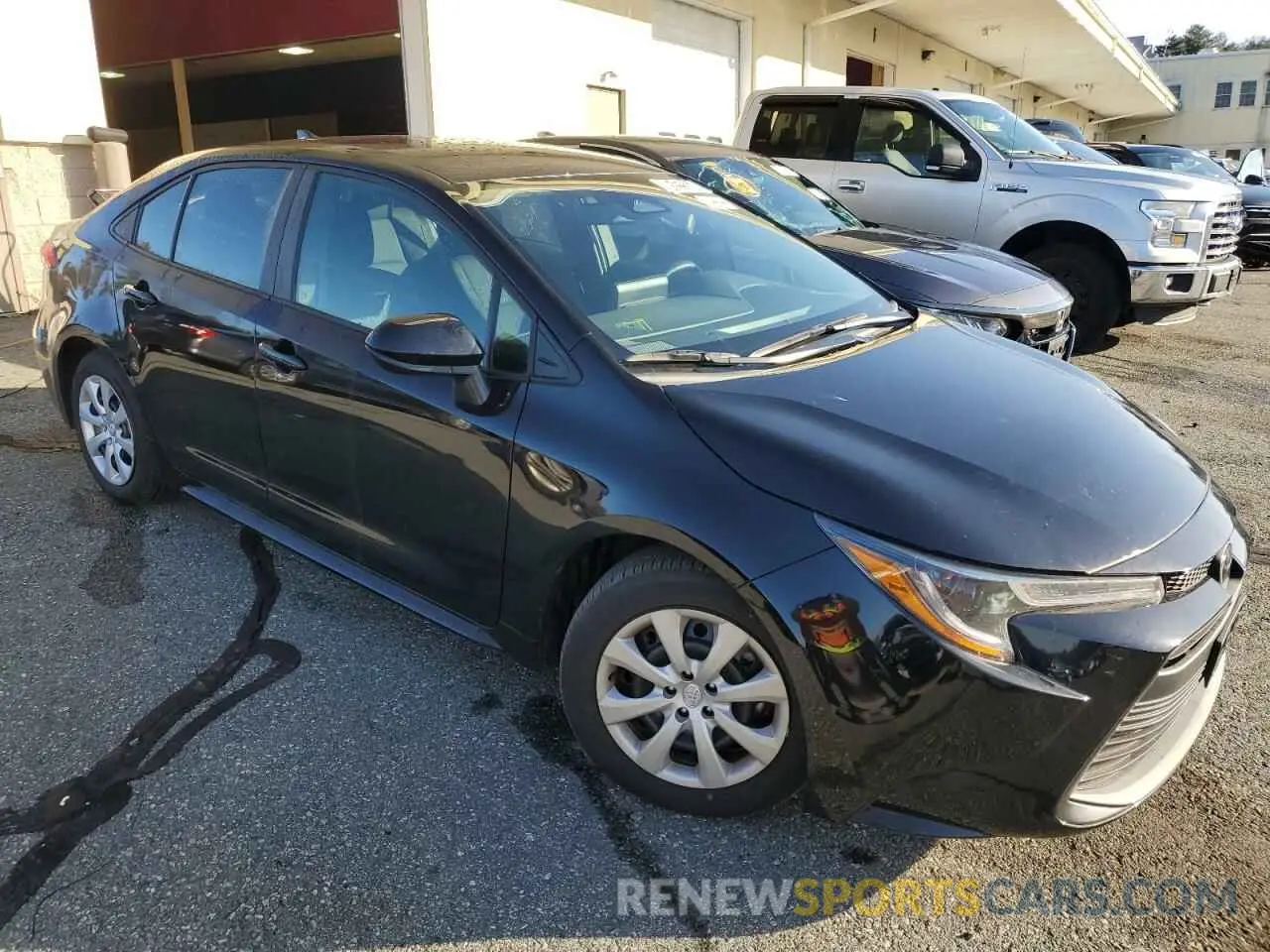 4 fotografías del automóvil dañado 5YFB4MDE4RP188101 TOYOTA COROLLA 2024